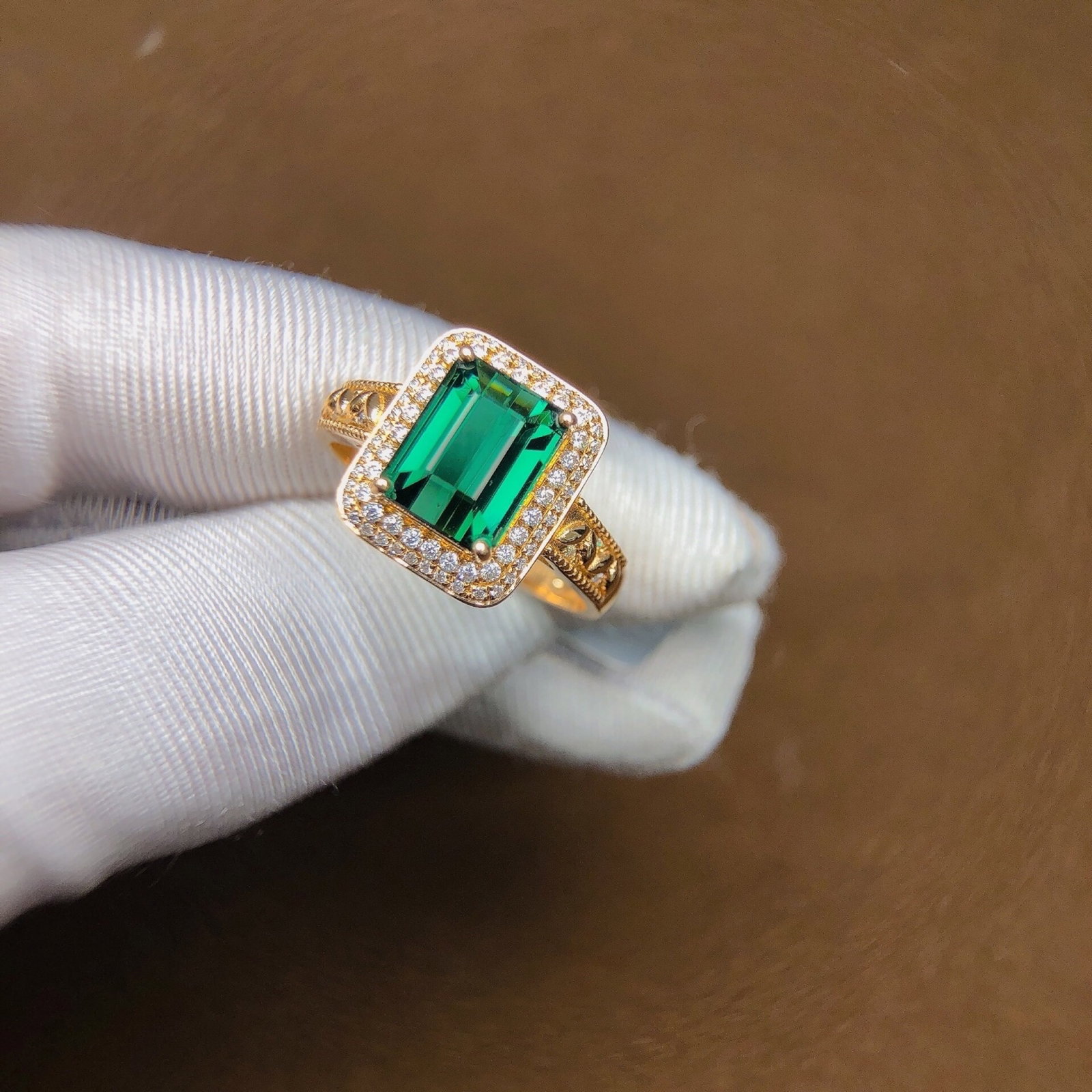 3.11Ctw Sterling Silver-Gold Plated Inlaid Natural Tourmaline Ring: 3.11Ctw Sterling Silver-Gold Plated Inlaid Natural Tourmaline Ring,Size:0.3inx0.3in 3.11Ctw纯银镀金嵌天然碧玺戒指