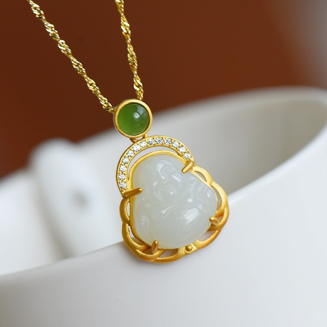 An Exquisite Sterling Silver-Gold Plated Inlaid White Jade Pendant: An Exquisite Sterling Silver-Gold Plated Inlaid White Jade Pendant,Size:0.6inx0.6in 纯银镀金镶白玉吊坠