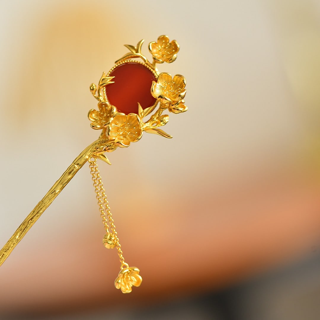 An Exquisite Sterling Silver-Gold Plated Inlaid Red Agate Hairpin: An Exquisite Sterling Silver-Gold Plated Inlaid Red Agate Hairpin