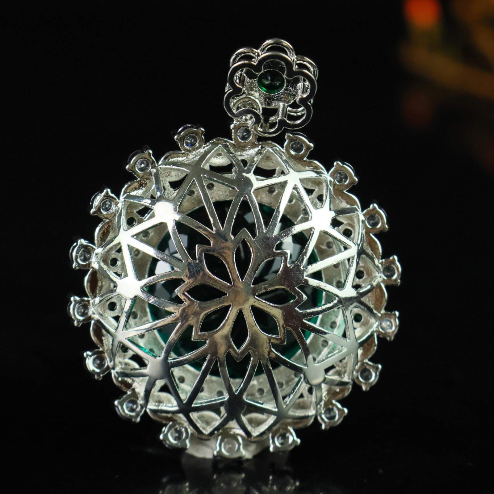 An Exquisite Pendant - 5