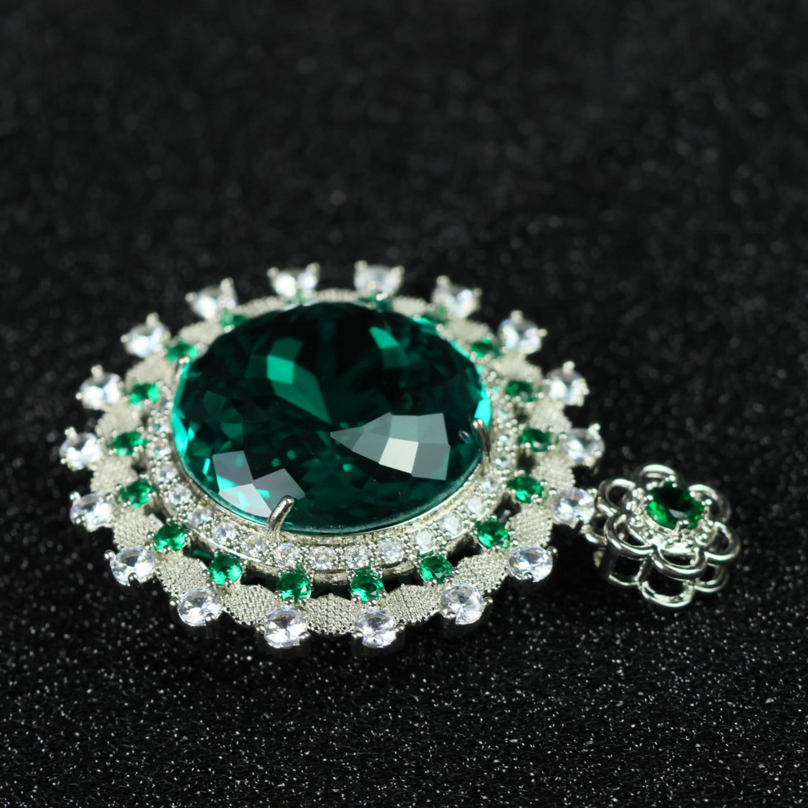 An Exquisite Pendant - 6