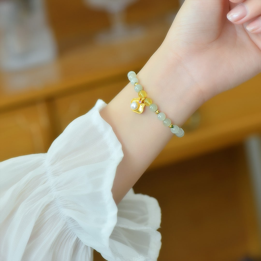 An Exquisite White Jade Bracelets - 2