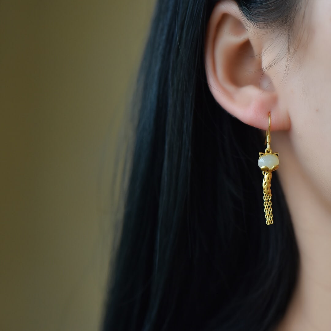 A Pair of Exquisite Sterling Silver-Gold Plated Inlaid White Jade Earrings: A Pair of Exquisite Sterling Silver-Gold Plated Inlaid White Jade Earrings 一对纯银镀金镶白玉耳环