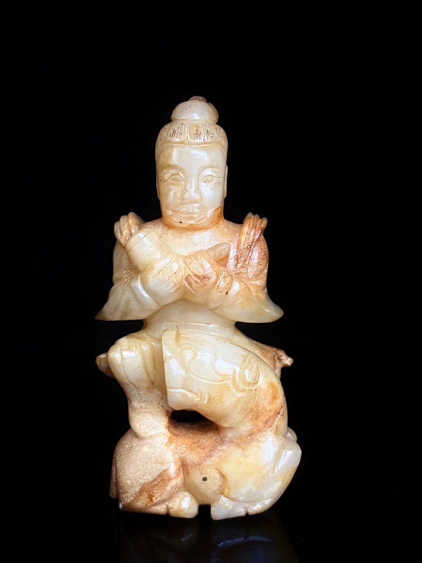 An Exquisite White Jade Figure Ornament: An Exquisite White Jade Figure Ornament Han Dynasty, China Size:5.3inx2.6inx1.5in Weight:418g白玉御龙乐人 中国汉代 Size:13.5cmx6.5cmx3.9cm W