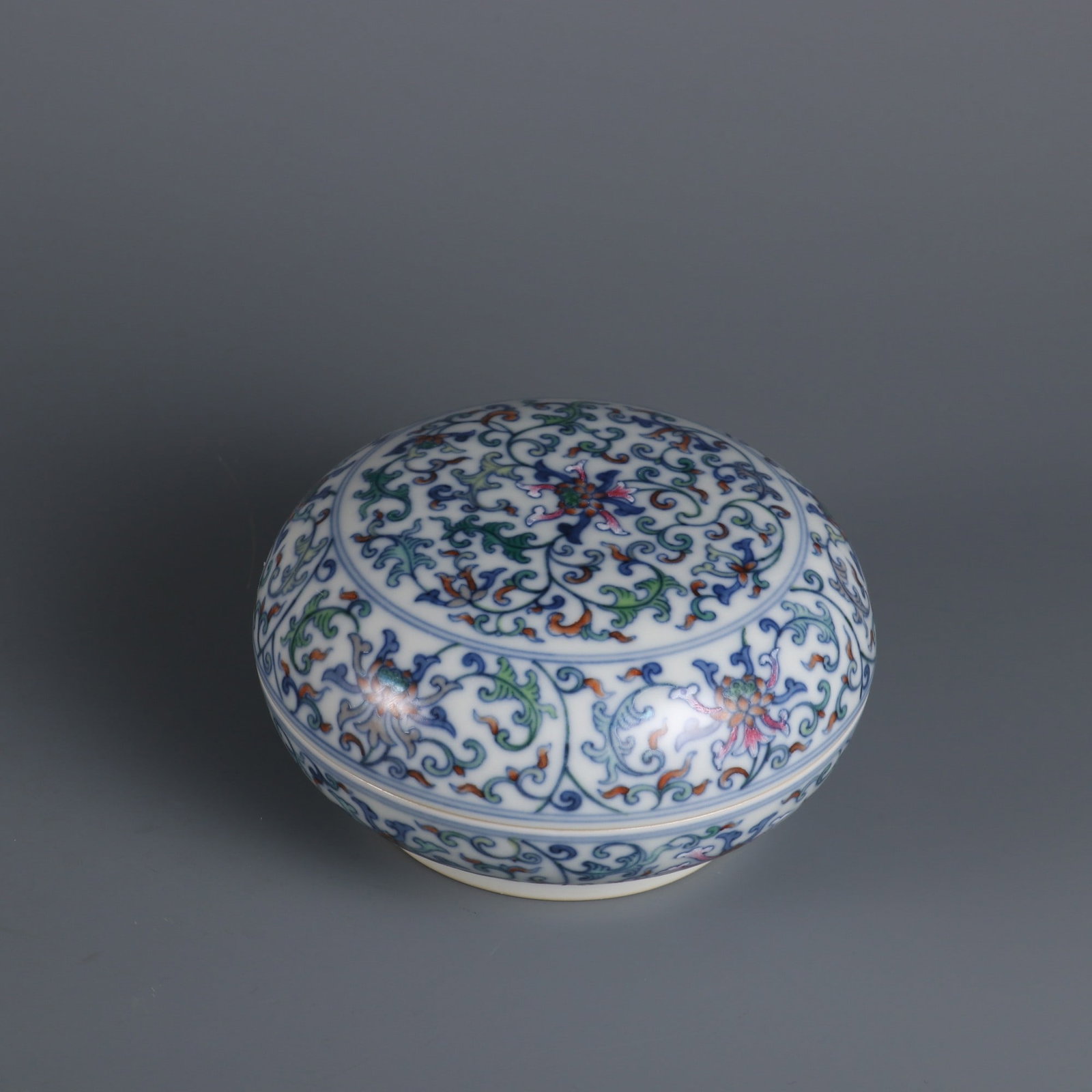 An Exquisite Doucai Lotus Pattern Box - 3