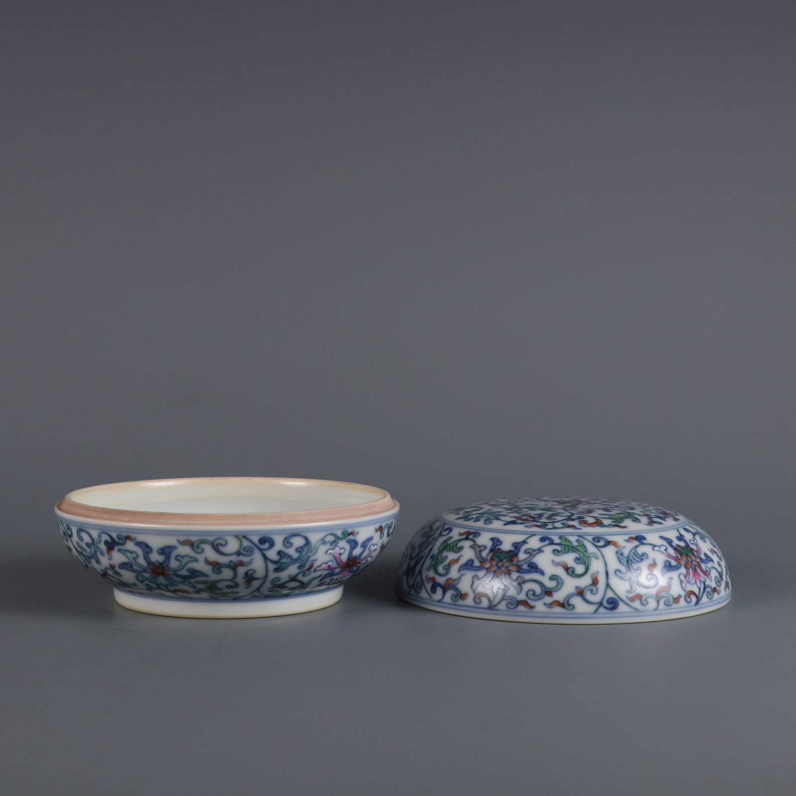 An Exquisite Doucai Lotus Pattern Box - 5