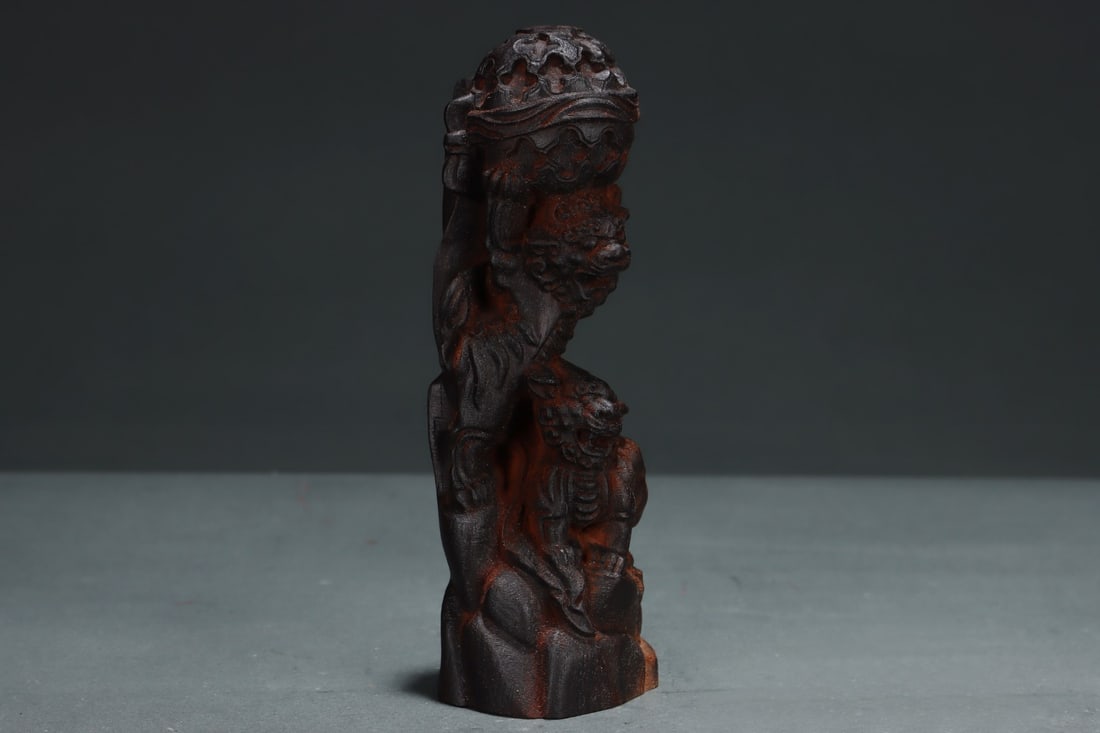 An Exquisite Eaglewood Auspicious Beast - 7