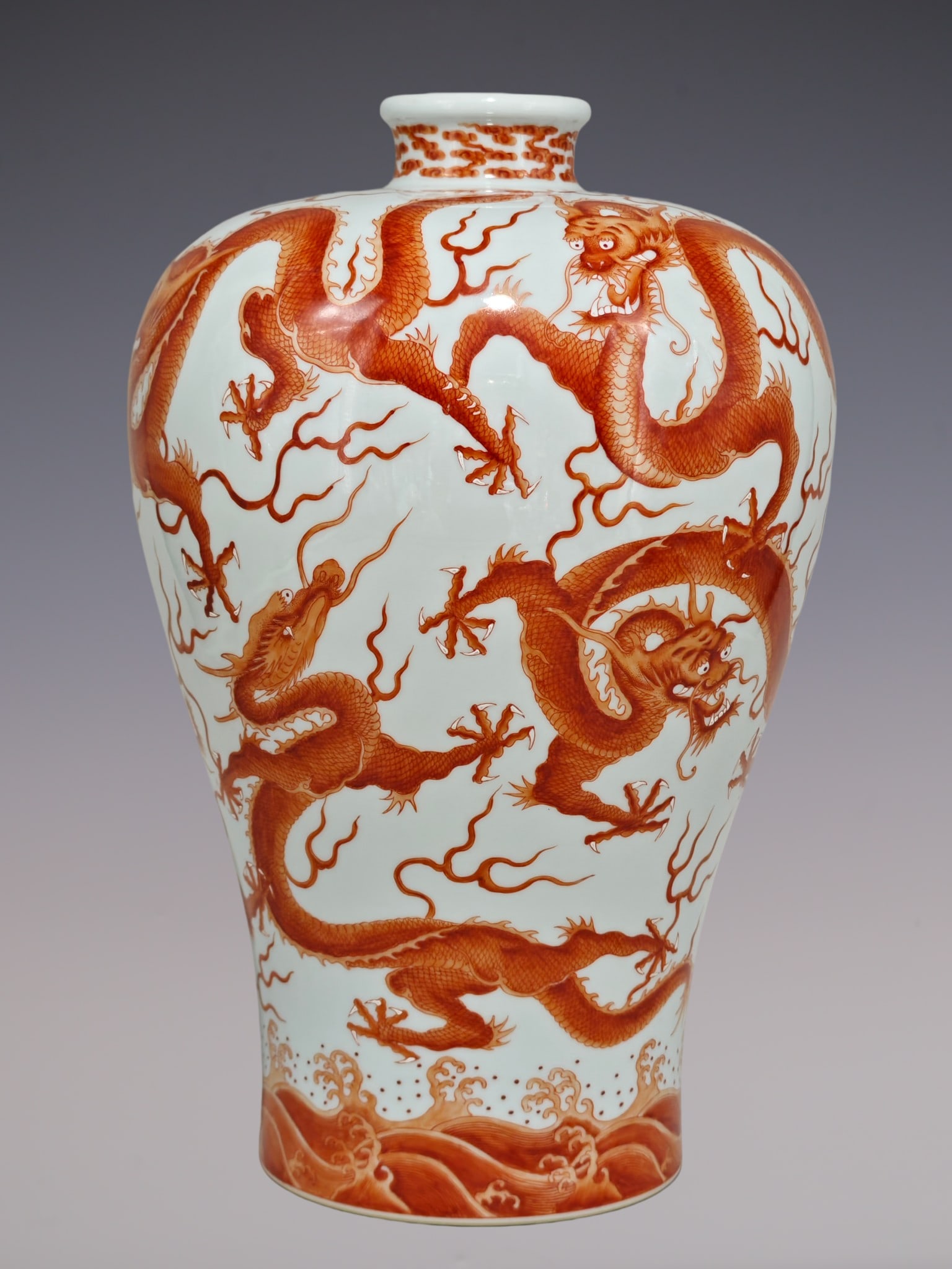 An Exquisite Iron-Red Dragon Pattern Seawater Pattern Vase - 2