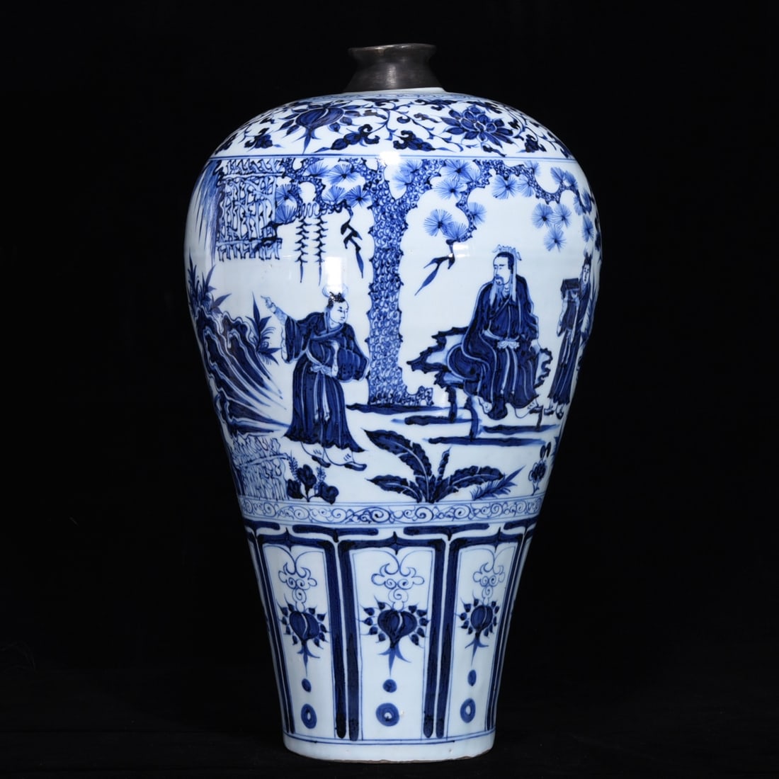 An Exquisite Blue and White Lotus Pattern Character and Story Pattern Vase: An Exquisite Blue and White Lotus Pattern Character and Story Pattern Vase Yuan Dynasty, China