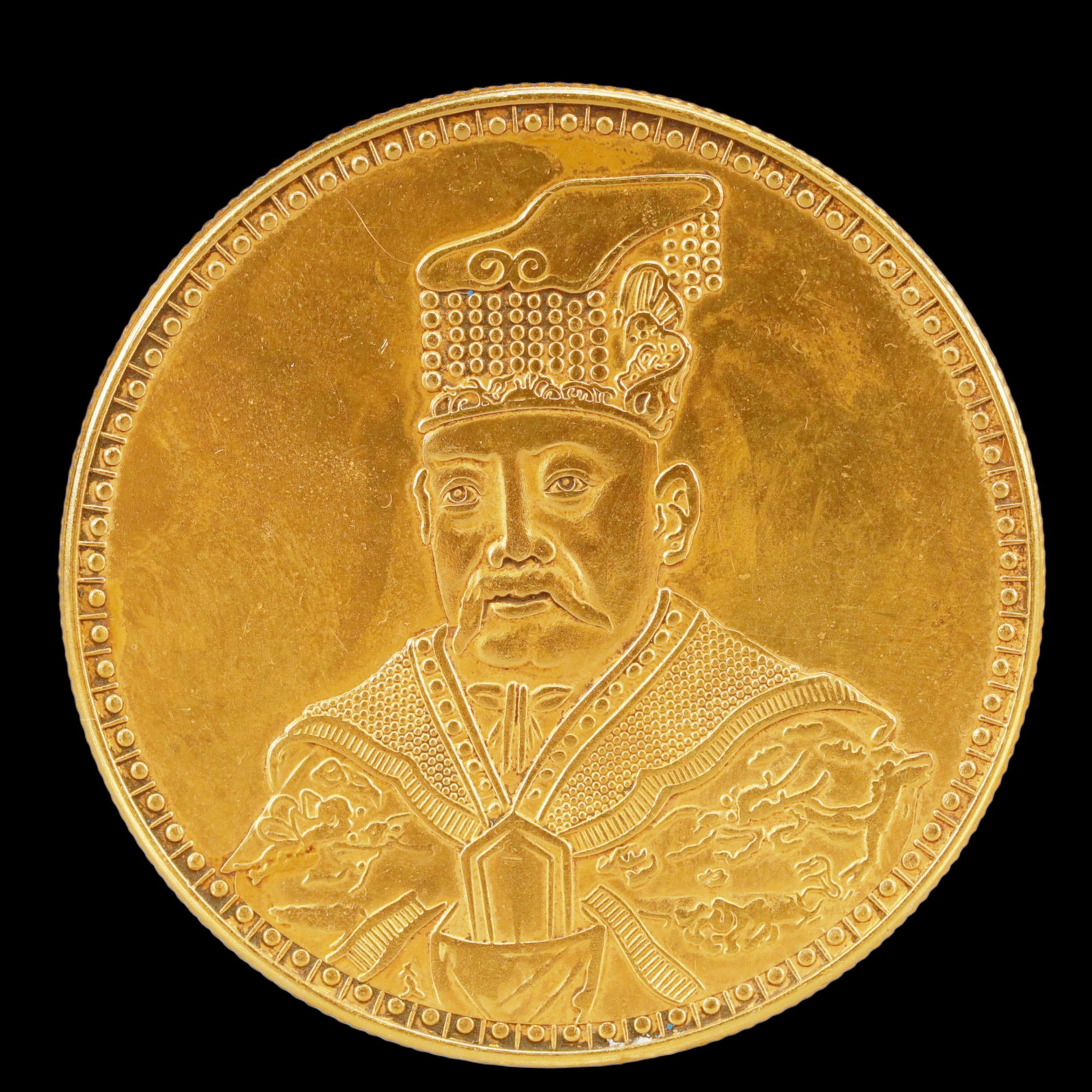 An Exquisite Sterling silver-Gilt gold Coin: An Exquisite Sterling silver-Gilt gold Coin,The Republic of China, Size:1.5in Weight:37.5g