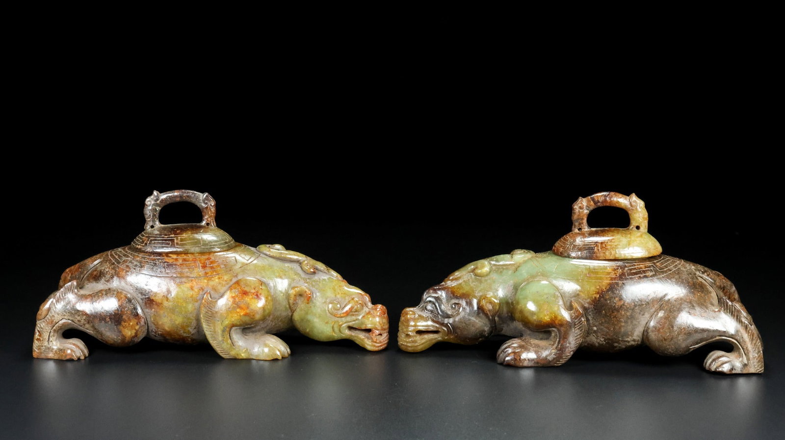 A Pair of Exquisite White Jade Auspicious Beast-Shaped Censer: A Pair of Exquisite White Jade Auspicious Beast-Shaped Censer Han Dynasty, China Size:7.7inx3.7inx2.8in Weight:1.01kg白玉瑞兽一对 中国汉代