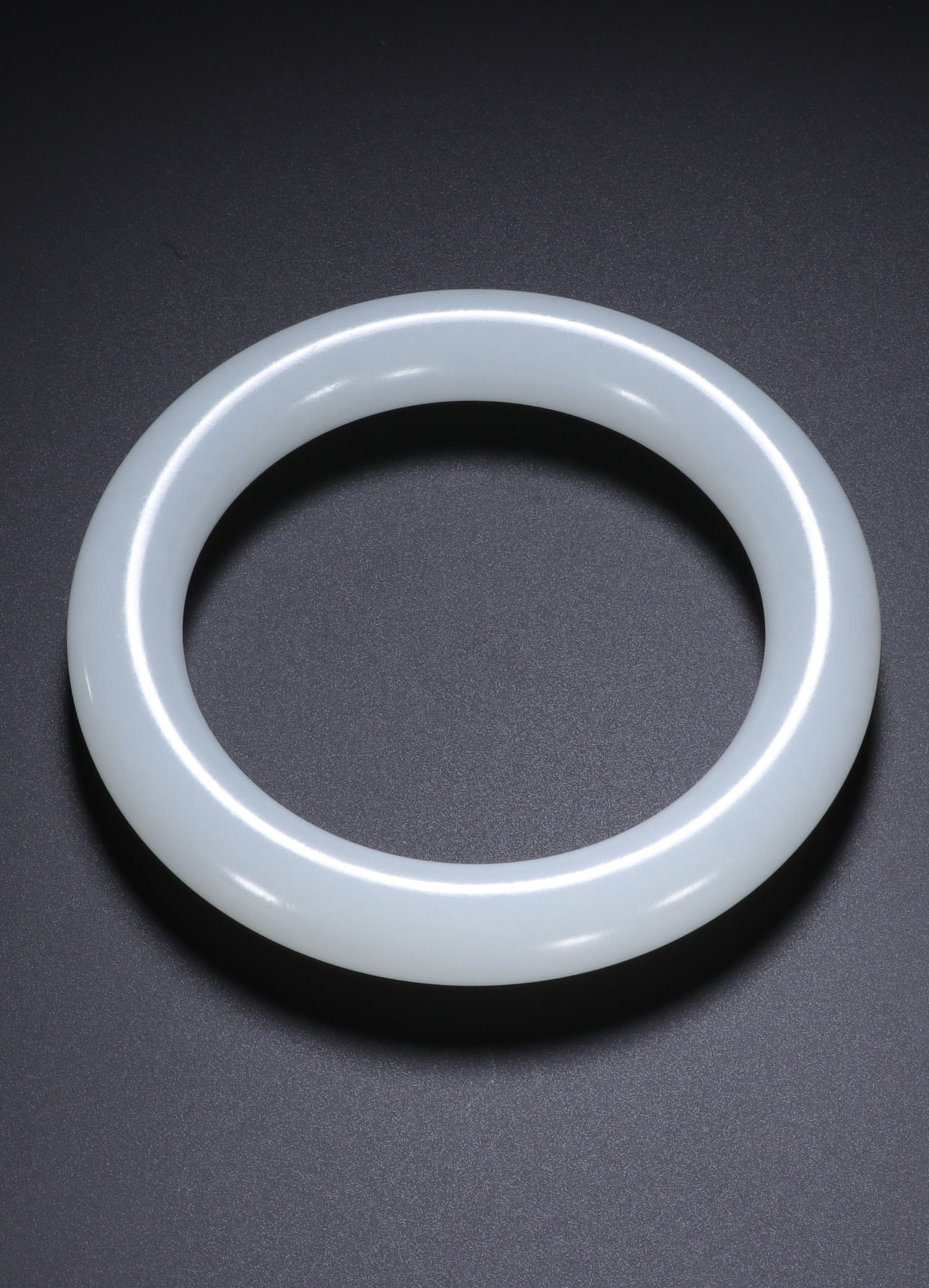 An Exquisite White Jade Bracelets (1 of 9)