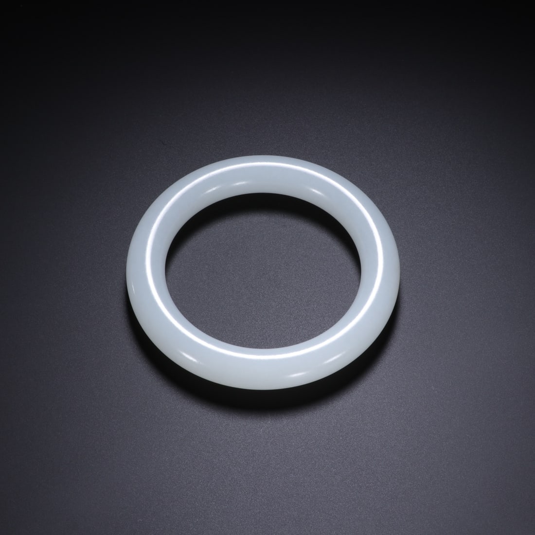 An Exquisite White Jade Bracelets - 2
