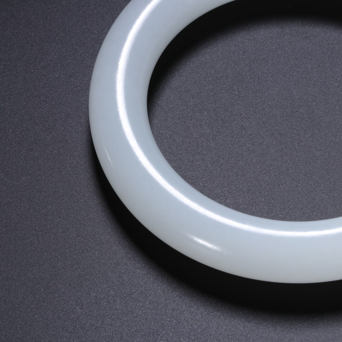 An Exquisite White Jade Bracelets - 9