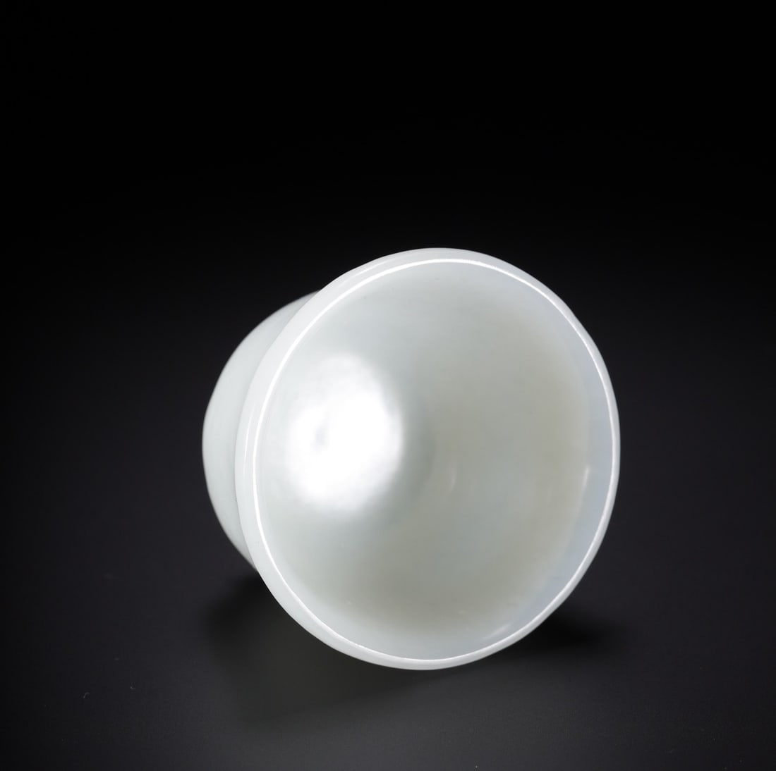 An Exquisite White Jade Cup - 5