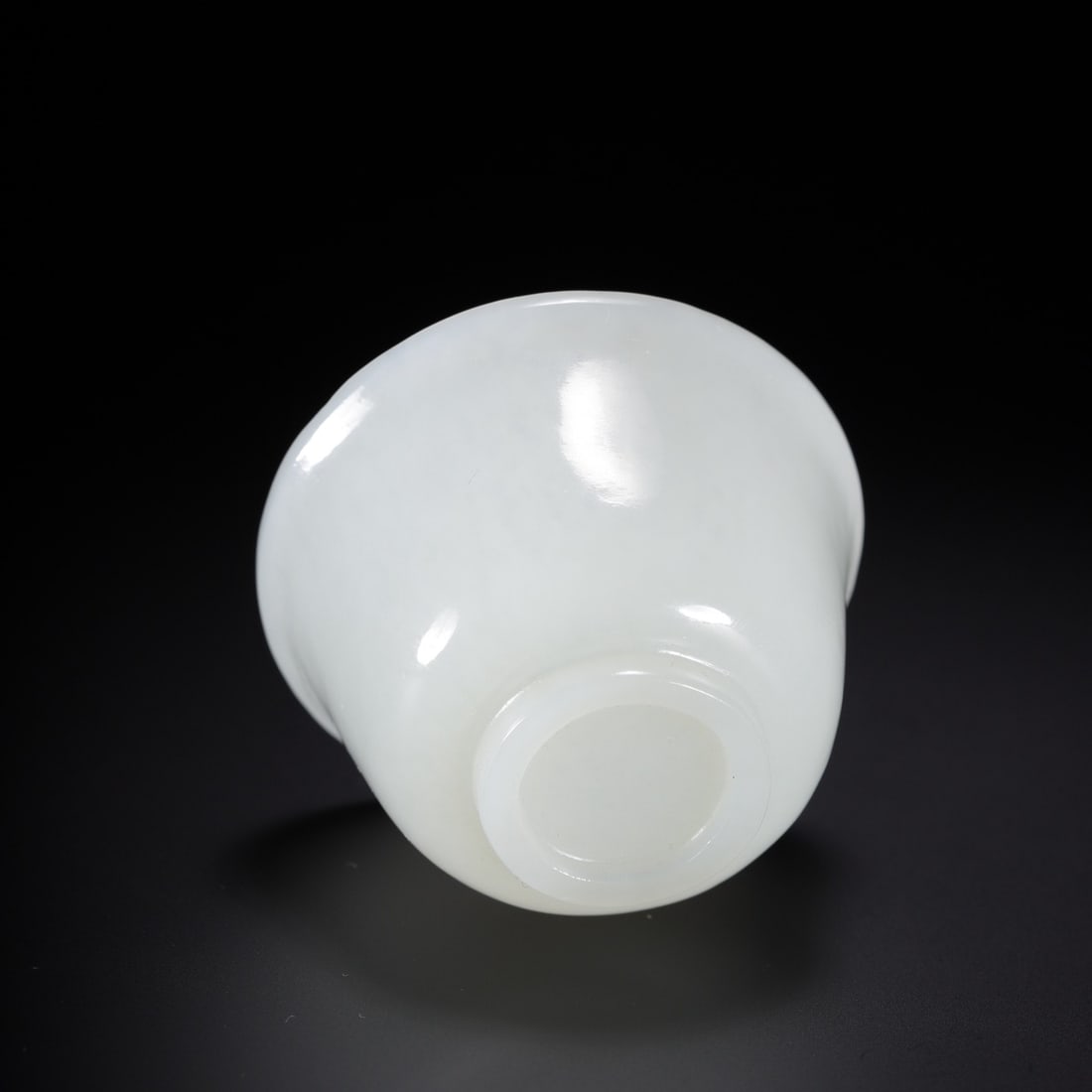 An Exquisite White Jade Cup - 7