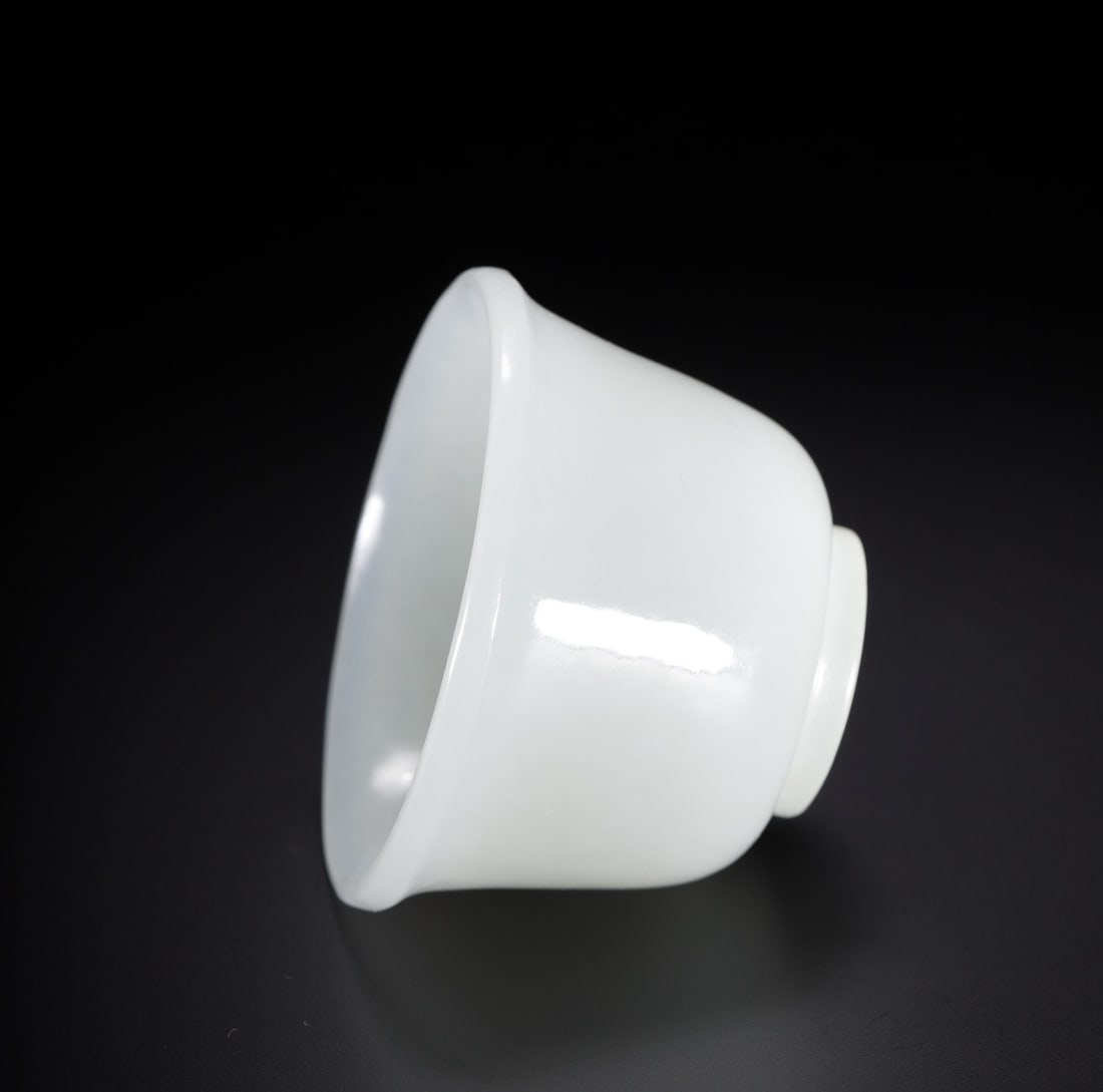 An Exquisite White Jade Cup - 8