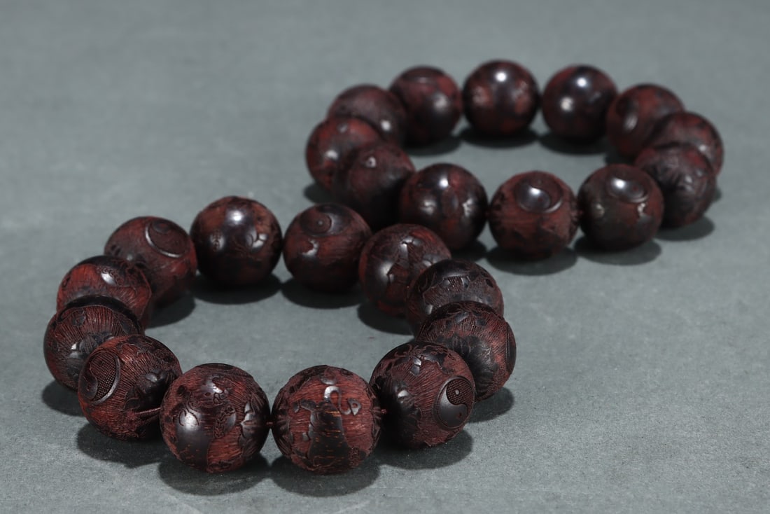 An Exquisite Eaglewood Buffalo Pattern Bracelets - 6