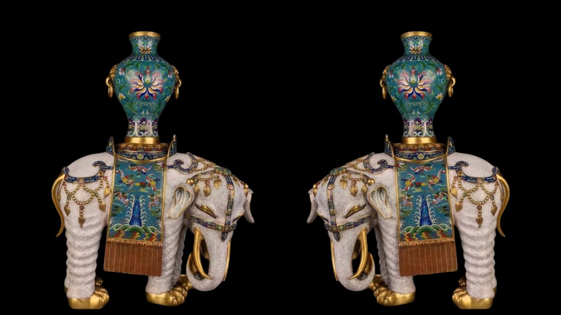 A Exquisite A pair of Cloisonne Elephant Ornament (1 of 9)