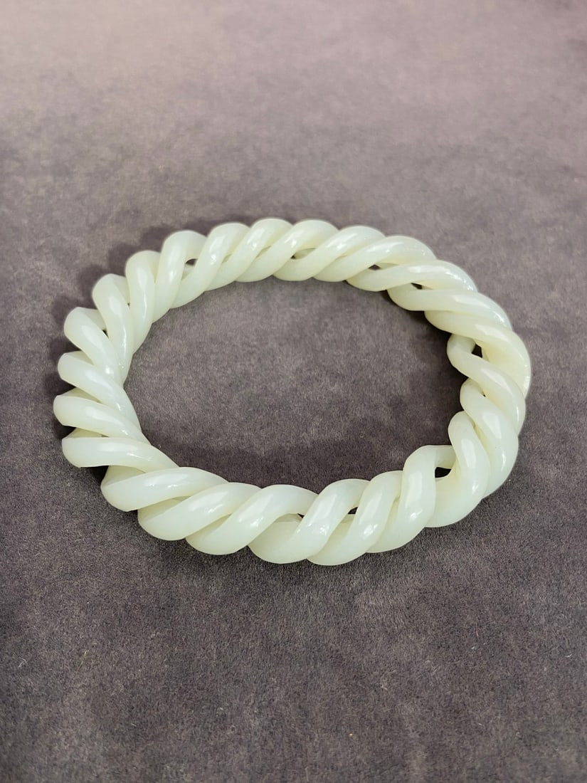 An Exquisite White Jade Bracelets - 7