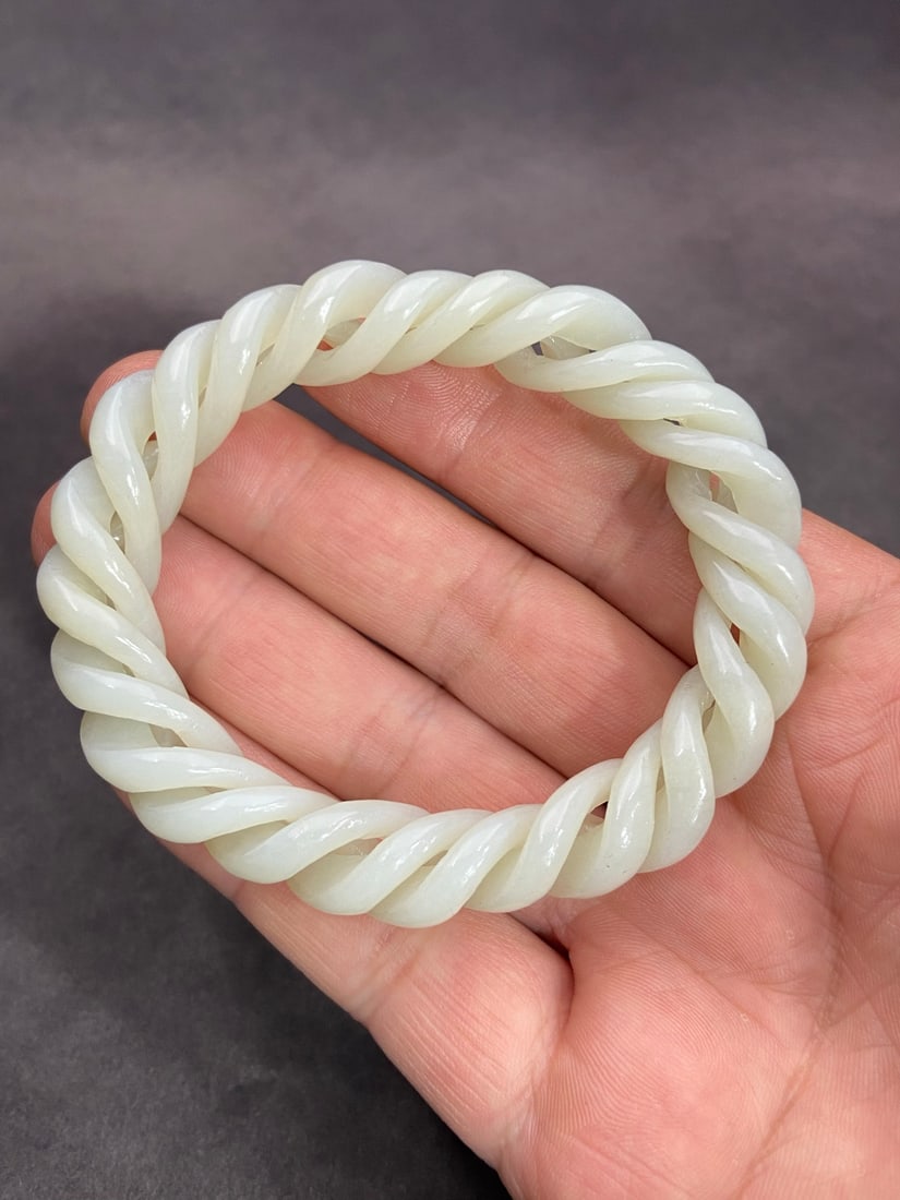 An Exquisite White Jade Bracelets - 8