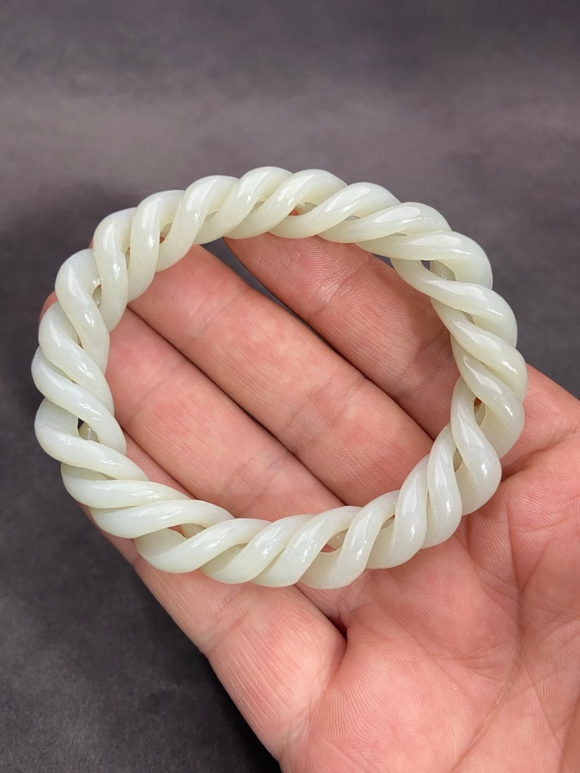An Exquisite White Jade Bracelets - 9