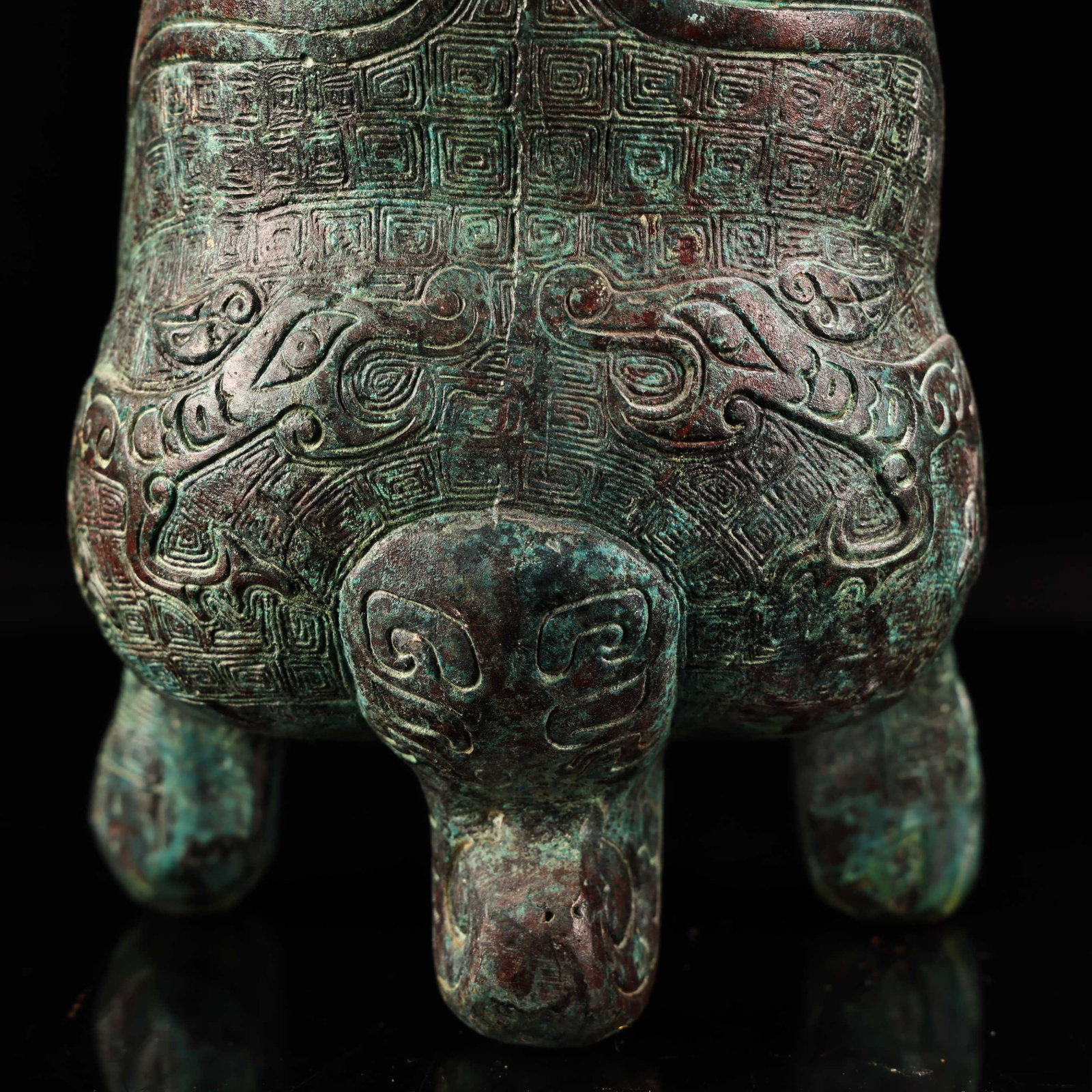An Exquisite Bronze Beast-Face Pattern Jar - 11
