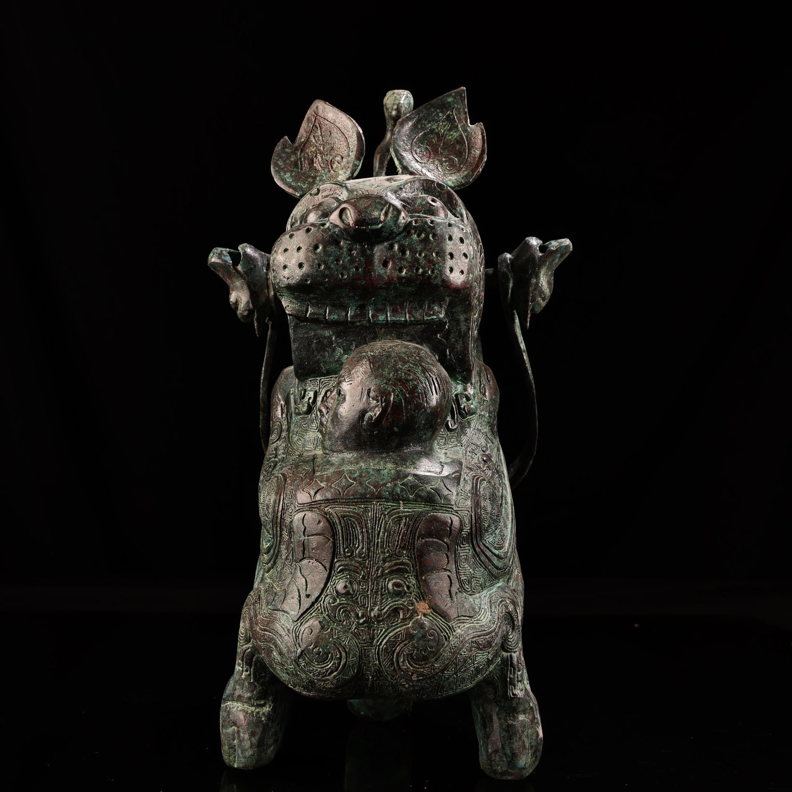 An Exquisite Bronze Beast-Face Pattern Jar - 13