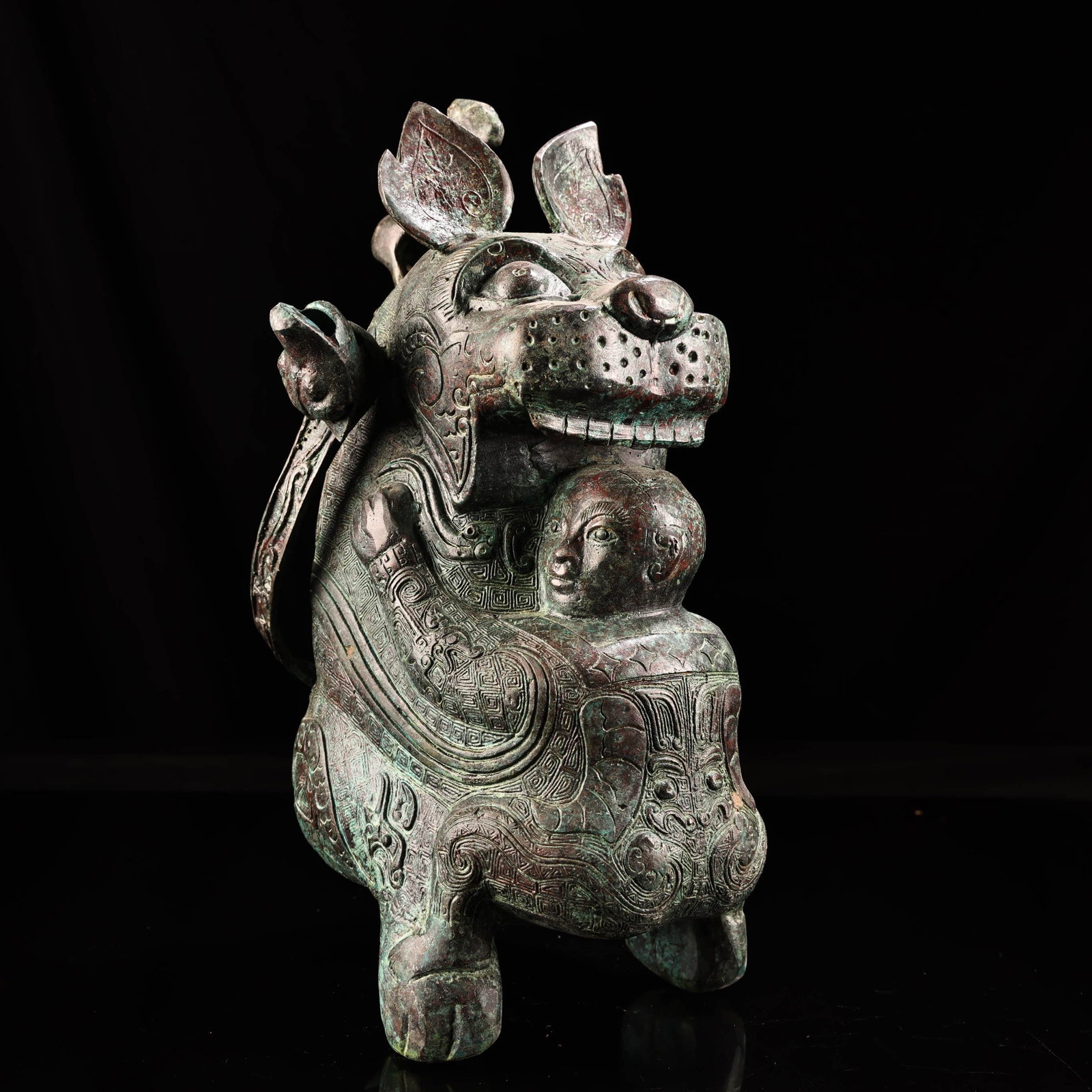 An Exquisite Bronze Beast-Face Pattern Jar - 2