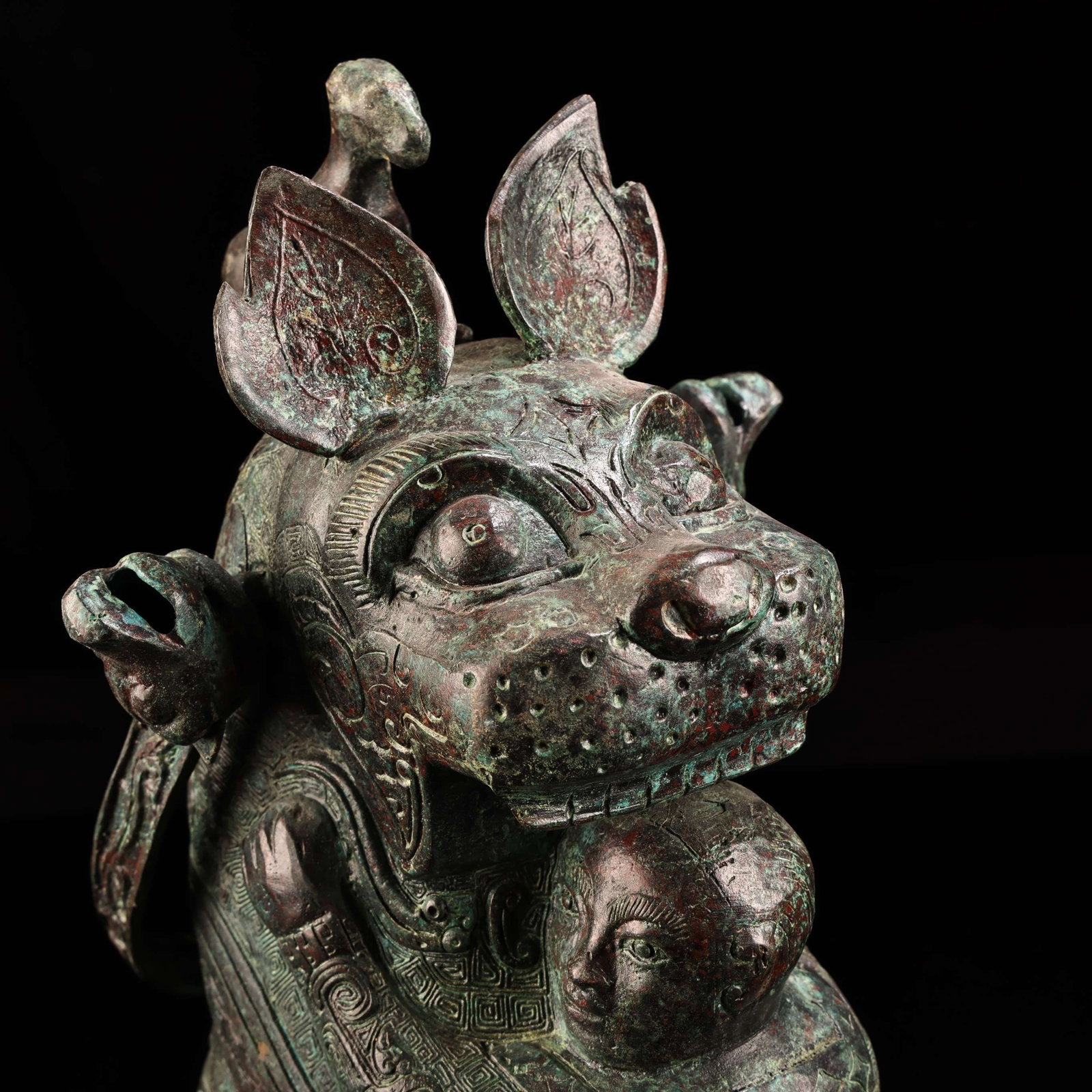 An Exquisite Bronze Beast-Face Pattern Jar - 4