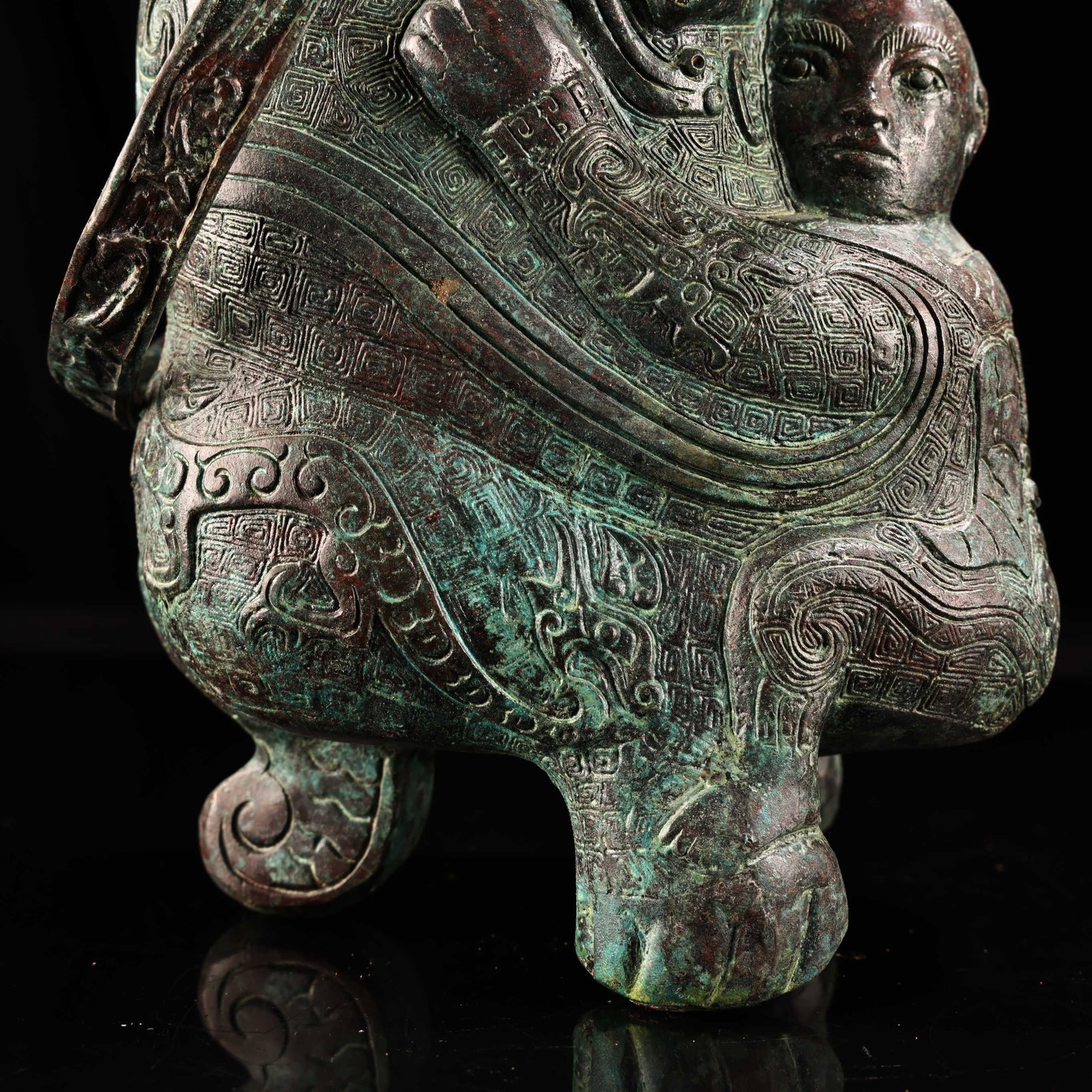 An Exquisite Bronze Beast-Face Pattern Jar - 7