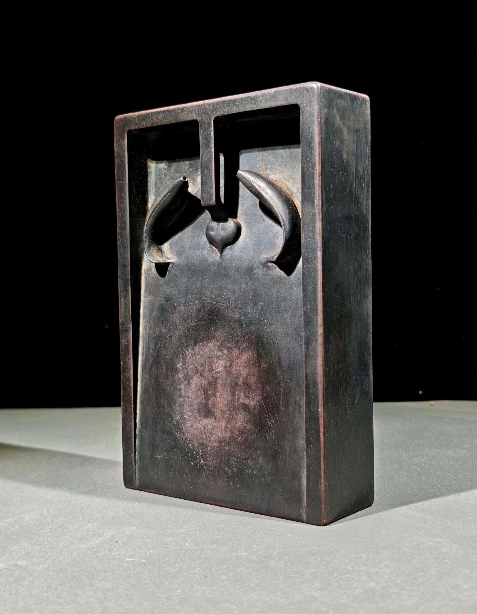 An Exquisite with poem Inkstone: An Exquisite with poem Inkstone Gao yi Size:8inx5.2inx1.8in诗文砚台 高邕 Size:20.2cmx13.2cmx4.5cm