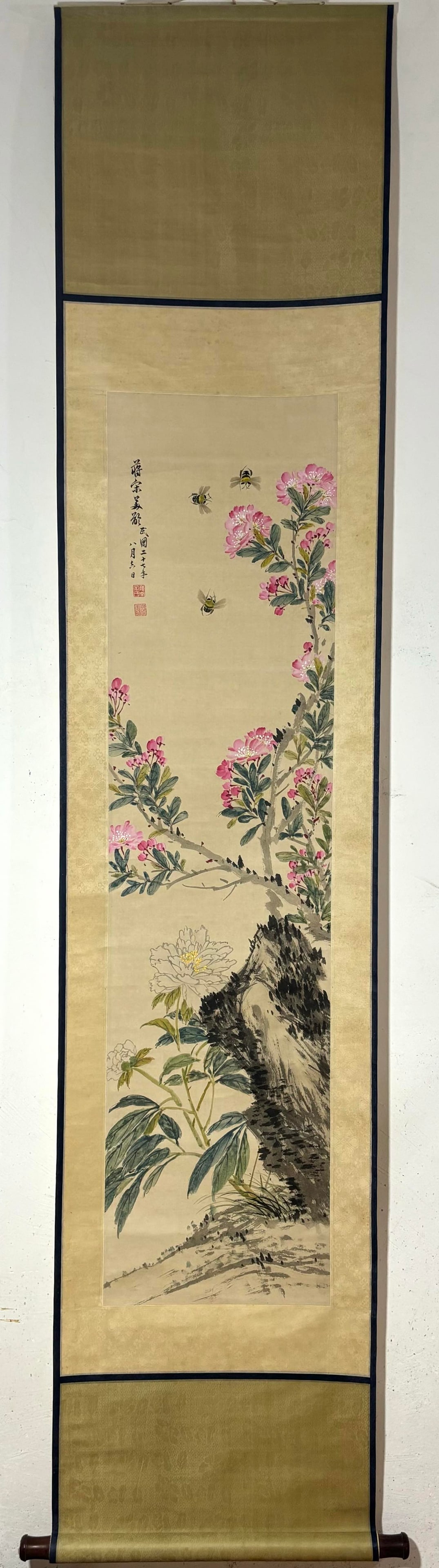 A Chinese Vertical Scroll Ink Painting of Flower on Paper: A Chinese Vertical Scroll Ink Painting of Flower on Paper Song meiling Without frame Size:51.2inx12.8in宋美龄花卉图 纸本立轴Without frame