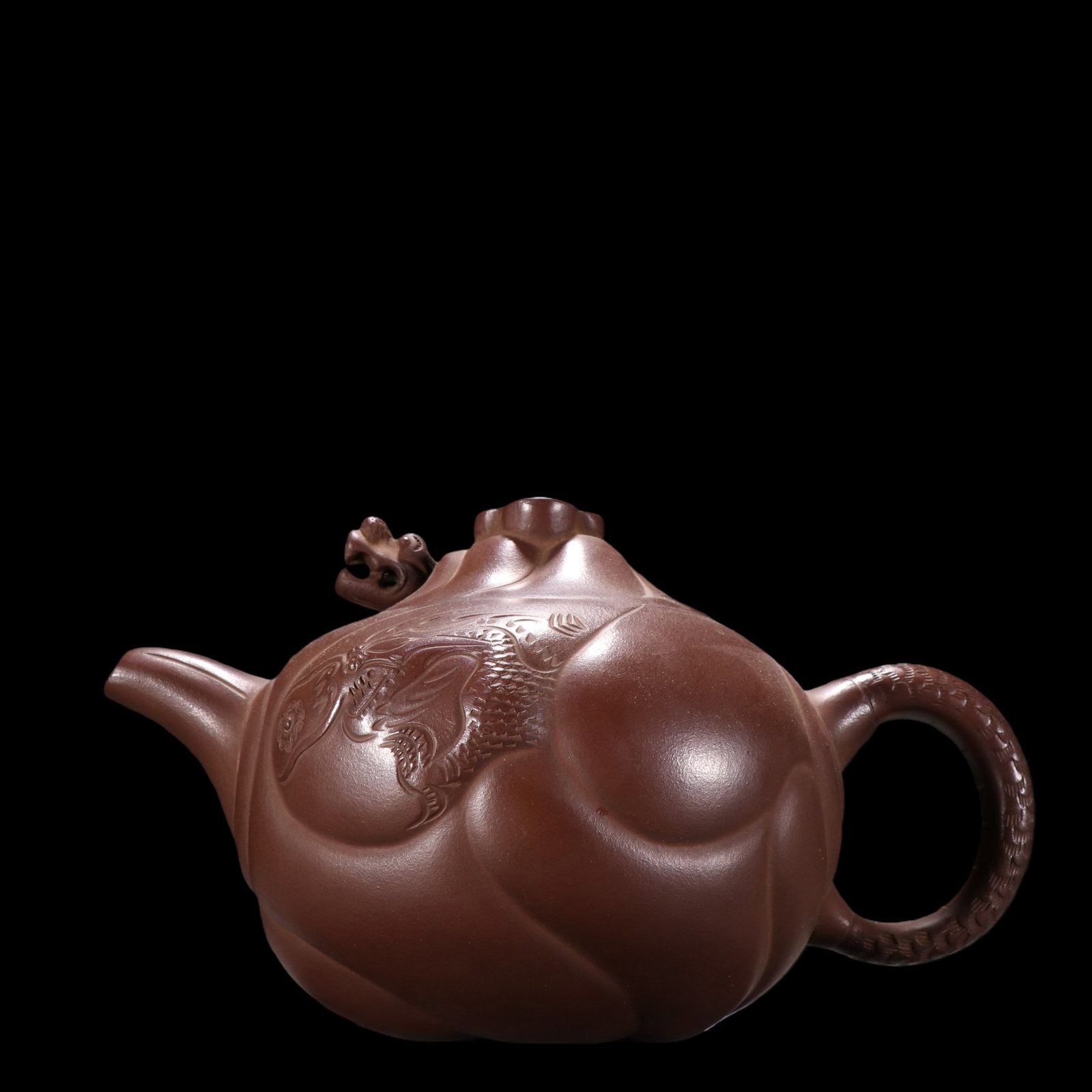 An Exquisite Purple Sands Dragon Pattern Teapot: An Exquisite Purple Sands Dragon Pattern Teapot Zhu ke xin Size:4.3inx7.9in紫砂鱼化龙纹壶 朱可心 Size:11cmx20cm