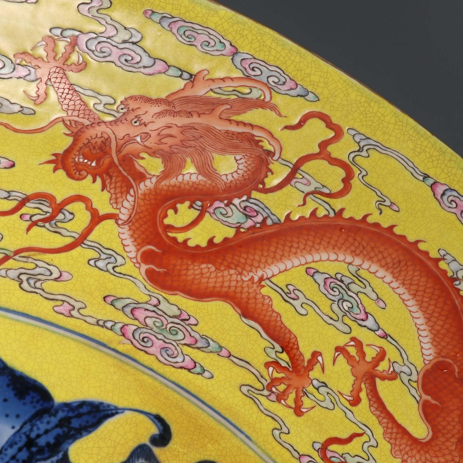 An Exquisite Blue and White Iron-Red Dragon Pattern Plate - 6