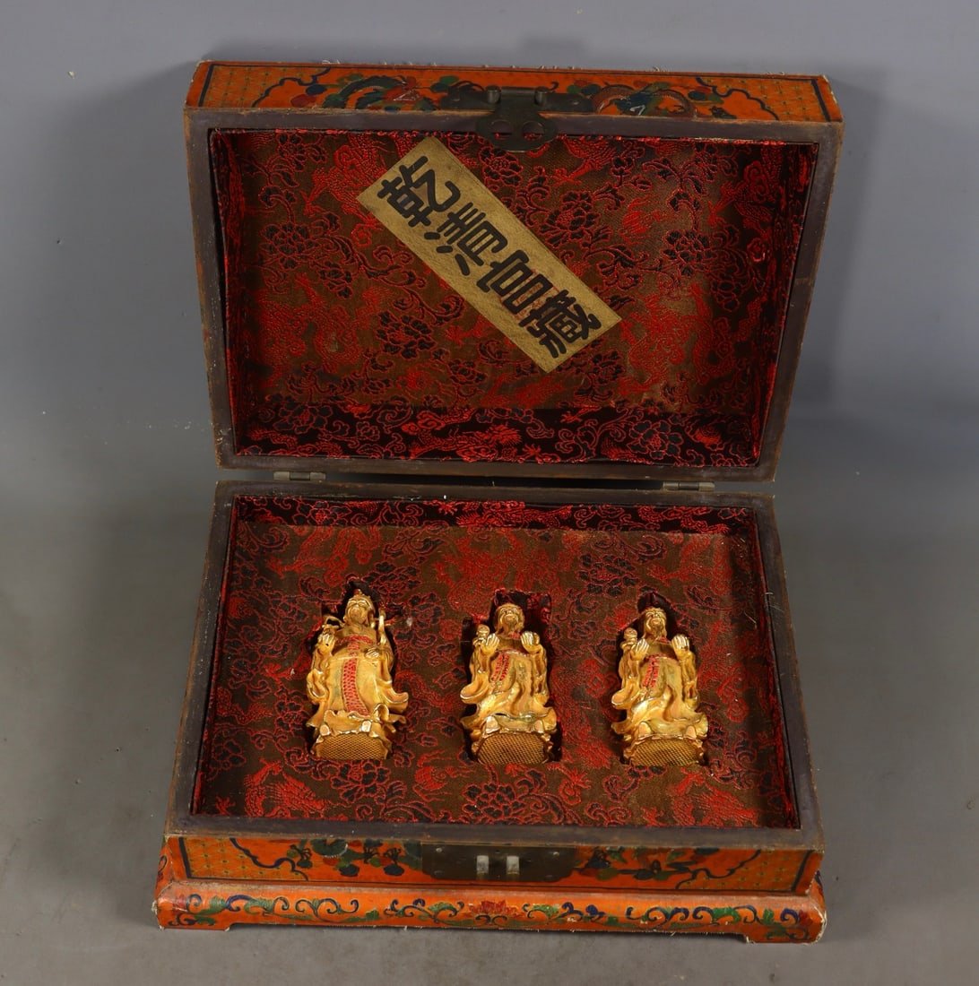 A Set of Fine Gilt Bronze Inlaid Gems Figure Ornament (1 of 9)