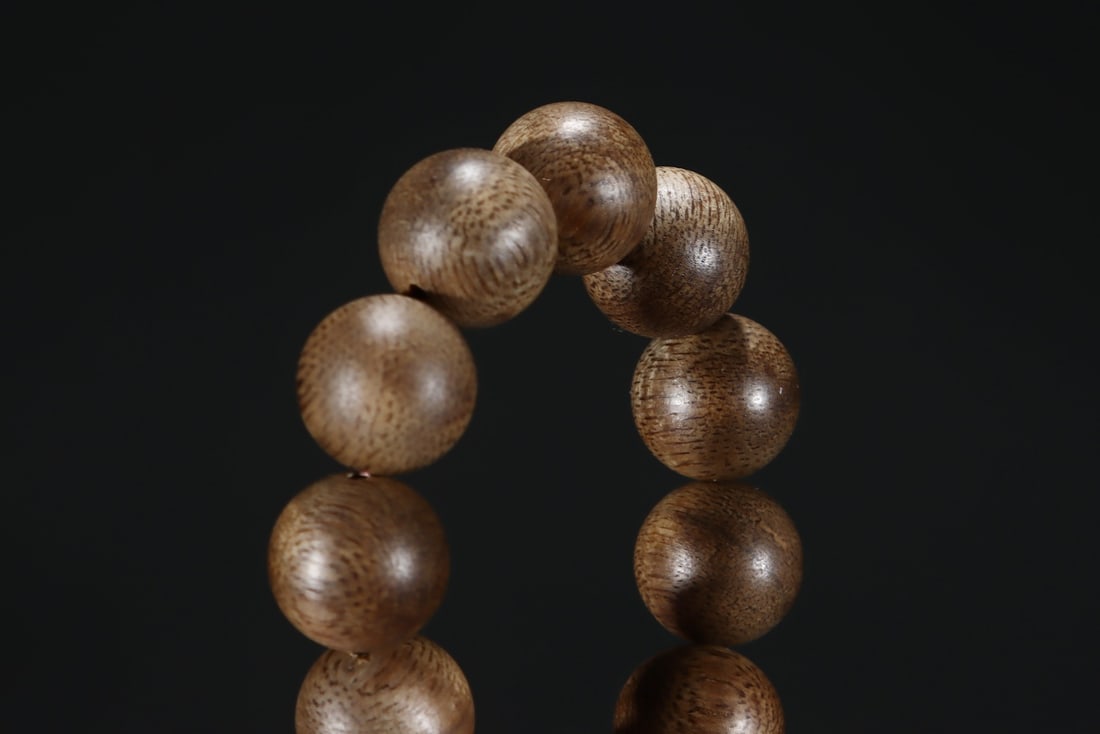 An Exquisite Eaglewood Bracelets - 5