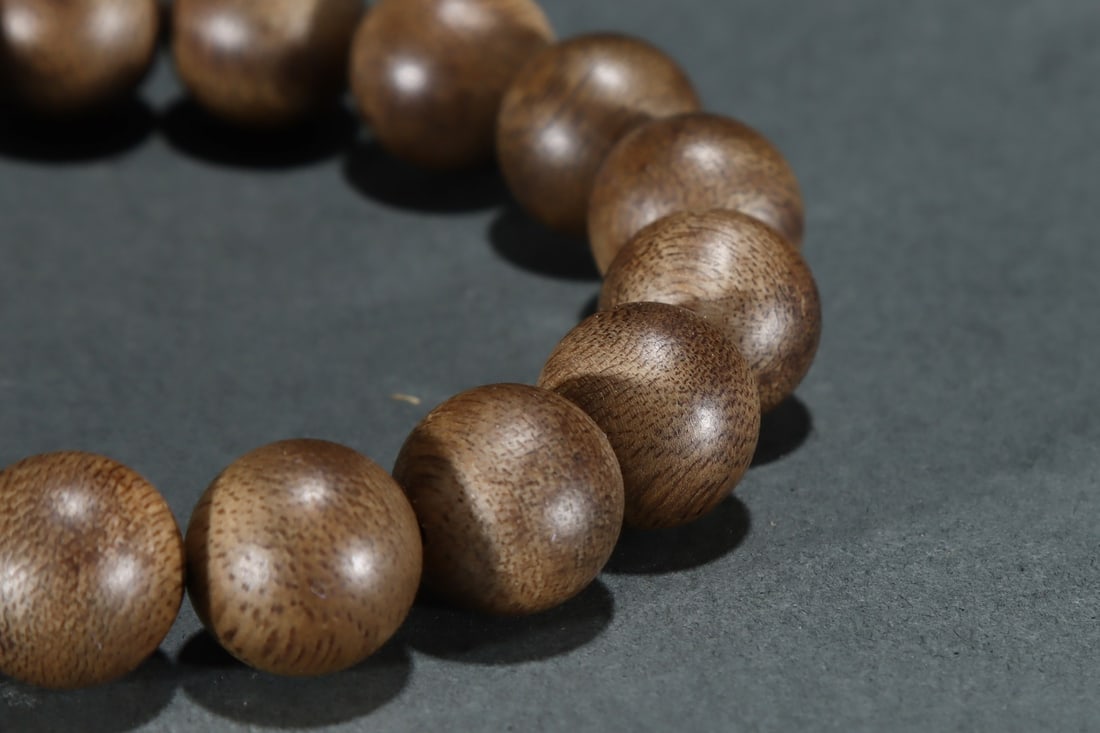 An Exquisite Eaglewood Bracelets - 7