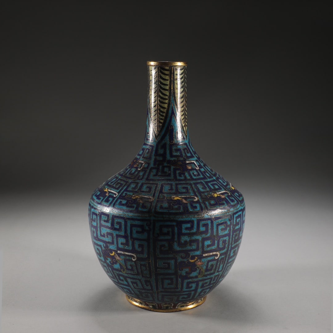 An Exquisite Cloisonne Dragon Pattern Vase - 2