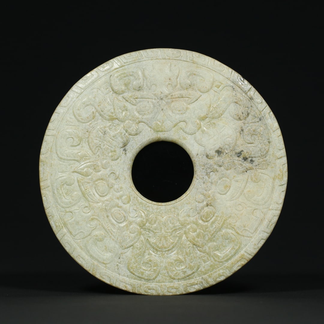 An Exquisite White Jade Beast-Face Pattern Pendant - 2