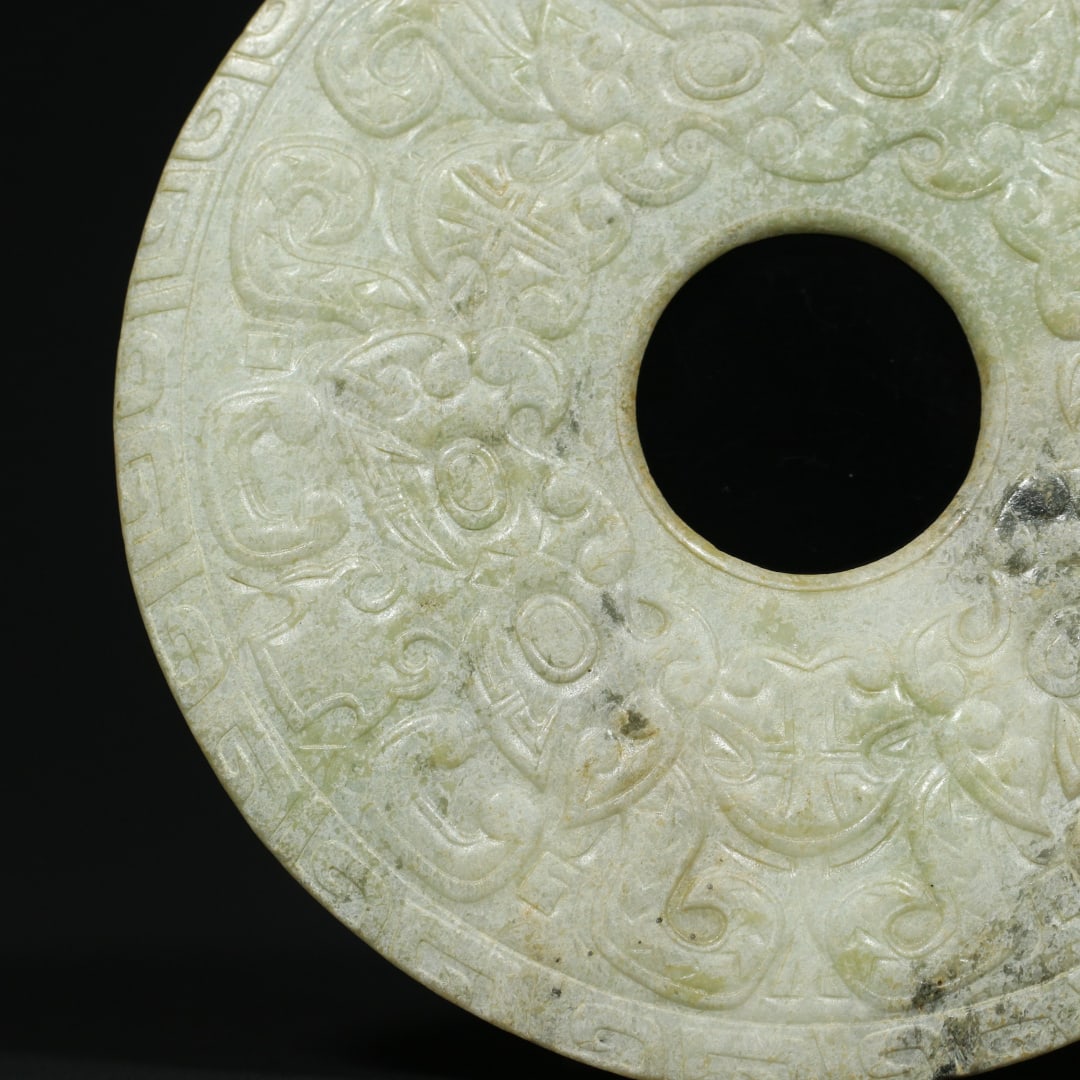 An Exquisite White Jade Beast-Face Pattern Pendant - 5