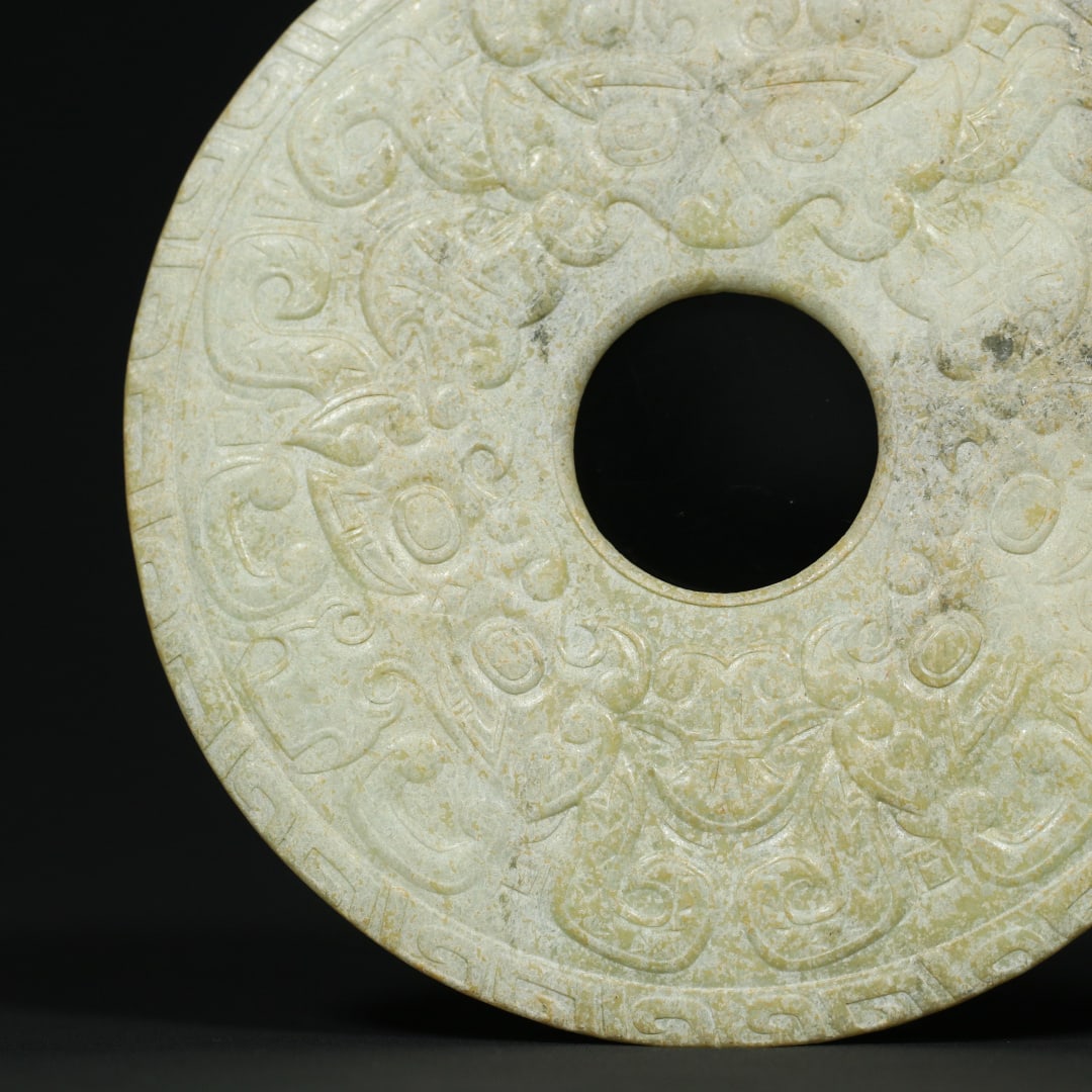An Exquisite White Jade Beast-Face Pattern Pendant - 8