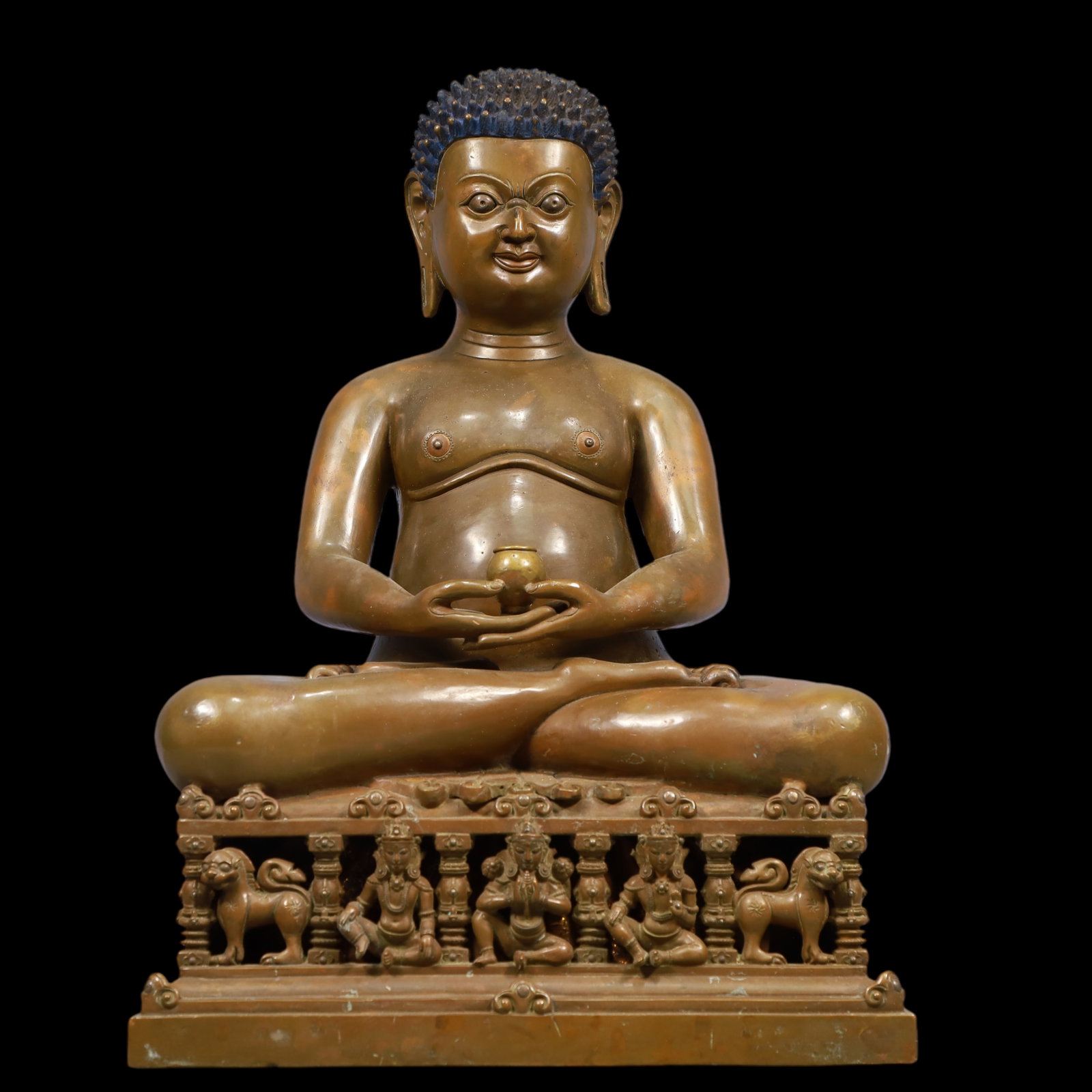 An Exquisite Coppery Statue of Sakyamuni: An Exquisite Coppery Statue of Sakyamuni Ming Dynasty, China Size:13.4inx9.4inx19.7in Weight:18150g铜如来佛像 中国明代 Size:34cmx24cmx50cm