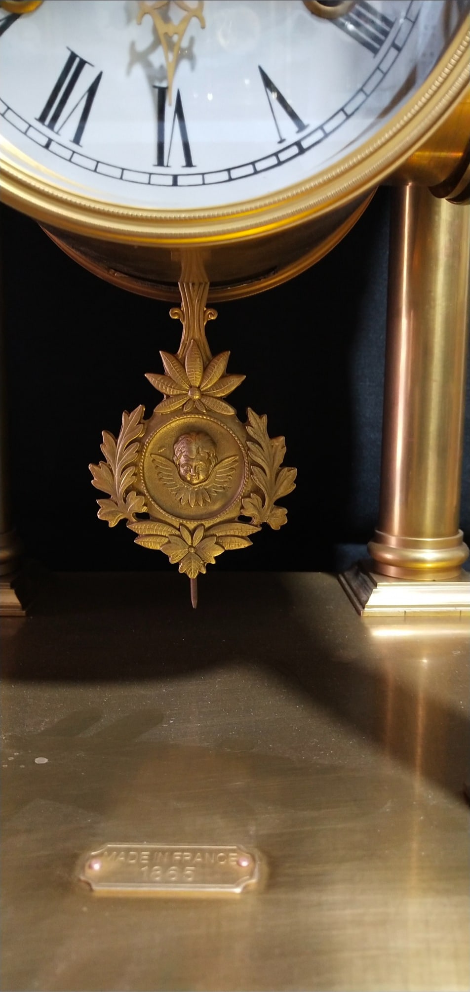 An Exquisite Gilt Bronze Clock - 8