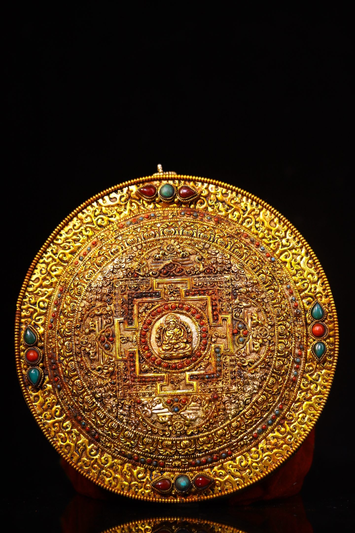 An Exquisite Silver Inlaid Gems Tangka: An Exquisite Silver Inlaid Gems Tangka Qing Dynasty, China Size:8.3inx7.9inx0.8in Weight:360g银镶嵌宝石唐卡 中国清代