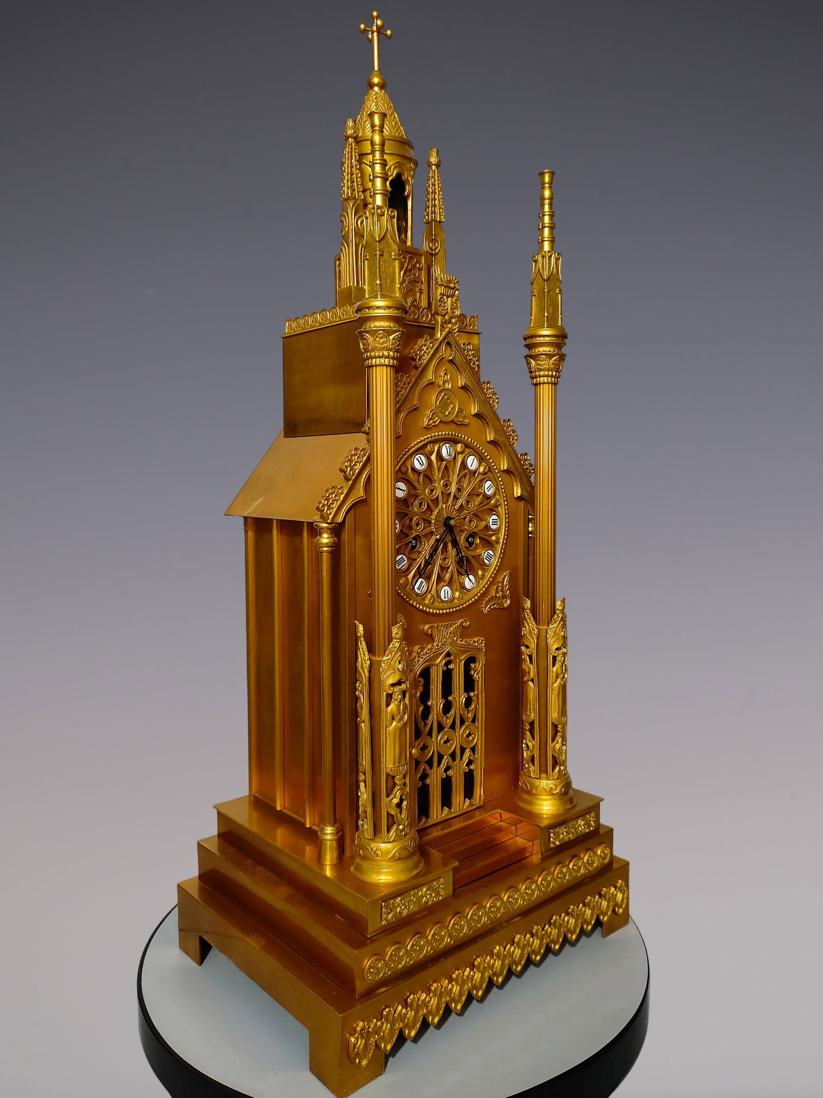 An Exquisite Gilt Bronze Figure Pattern Clock - 2