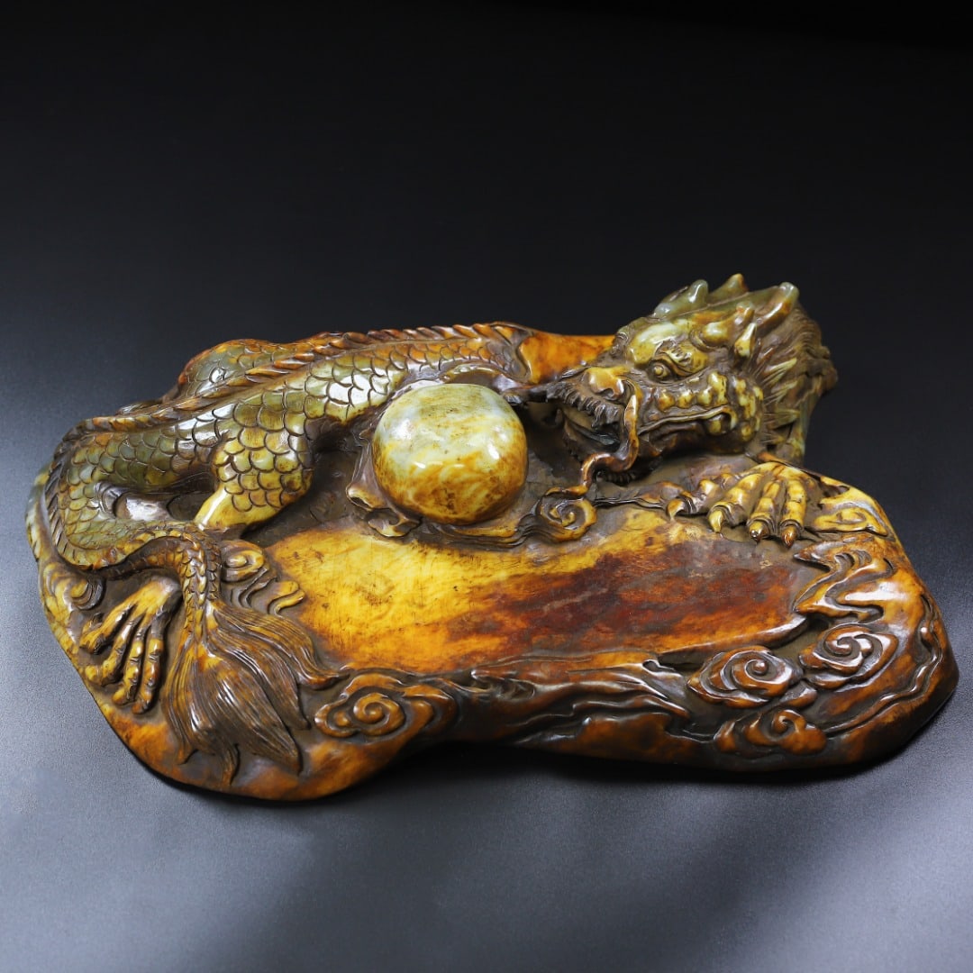An Exquisite White Jade Dragon Pattern Brush Washer: An Exquisite White Jade Dragon Pattern Brush Washer Han Dynasty, China Size:16.8inx11inx3.9in Weight:11250g白玉龙洗 中国汉代 Size:42.7cmx28cmx9.8cm Weig