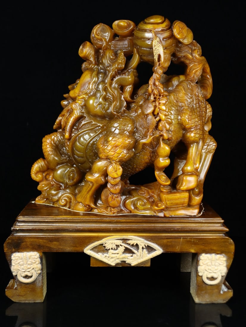 An Exquisite Tianhuang Stone Auspicious Beast Ornament (1 of 9)