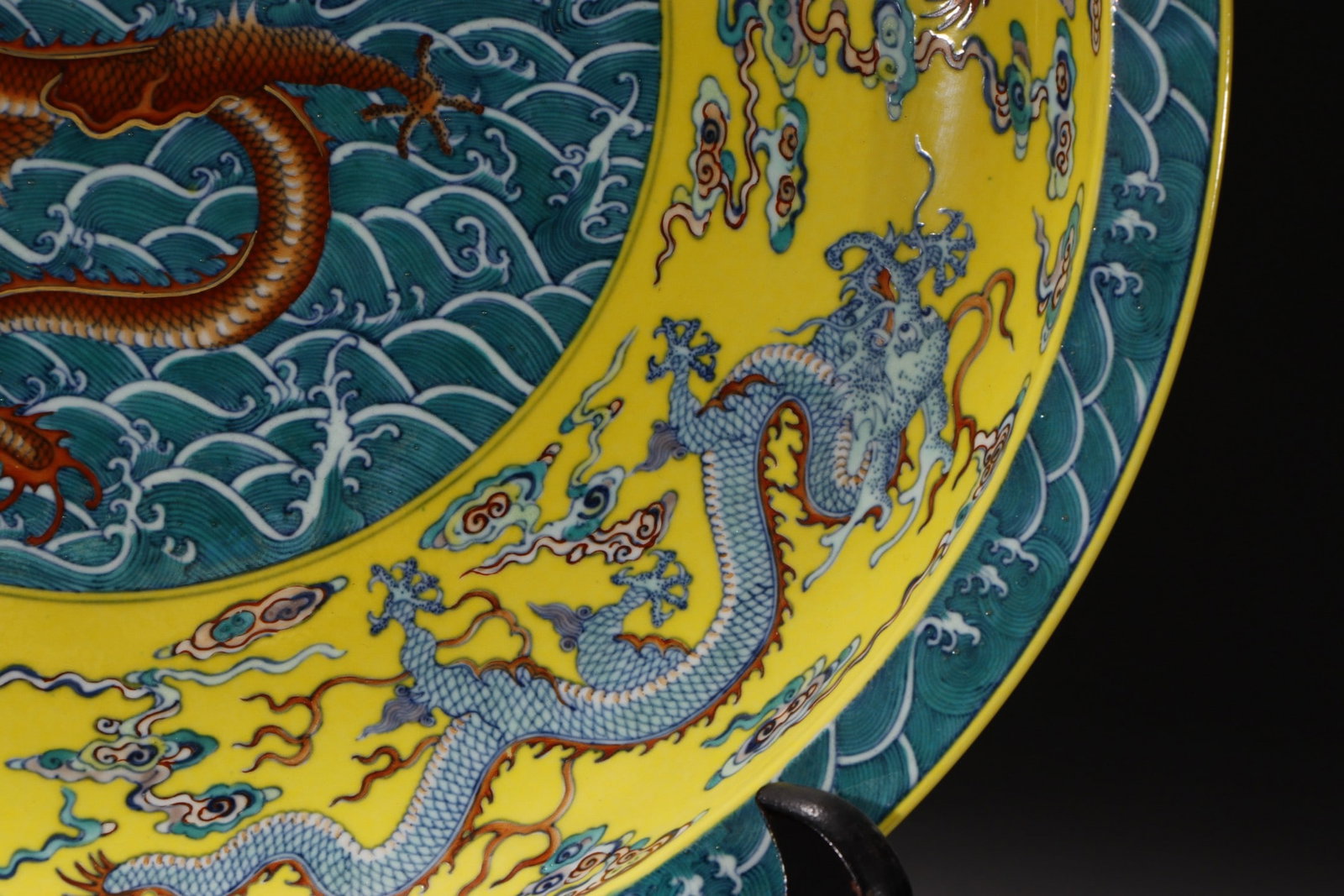An Exquisite Doucai Seawater Pattern Dragon Pattern Plate - 6