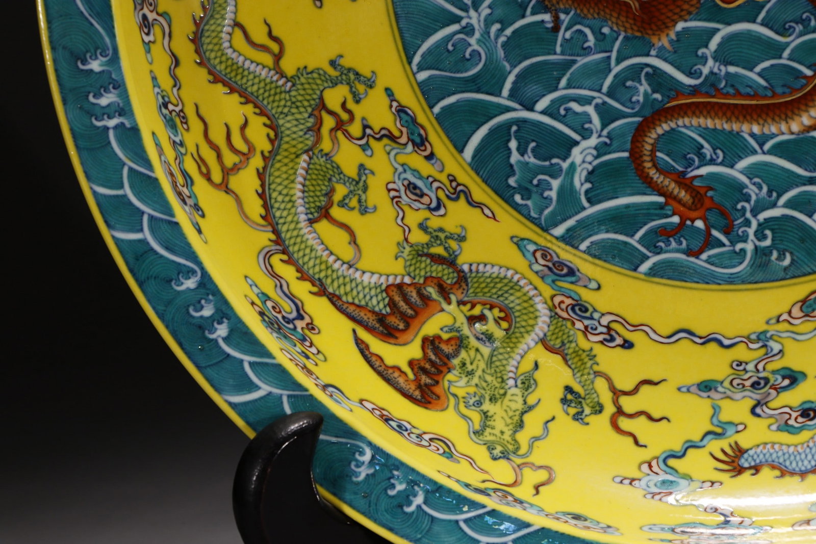 An Exquisite Doucai Seawater Pattern Dragon Pattern Plate - 7